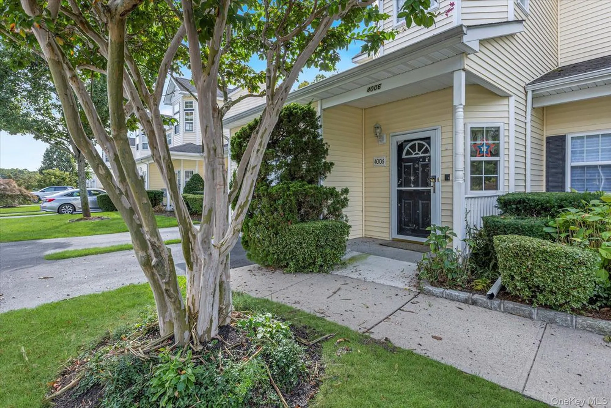 Property Slideshow image 2 of 23 | 4006 saint andrews ave, Riverhead, NY, 11901