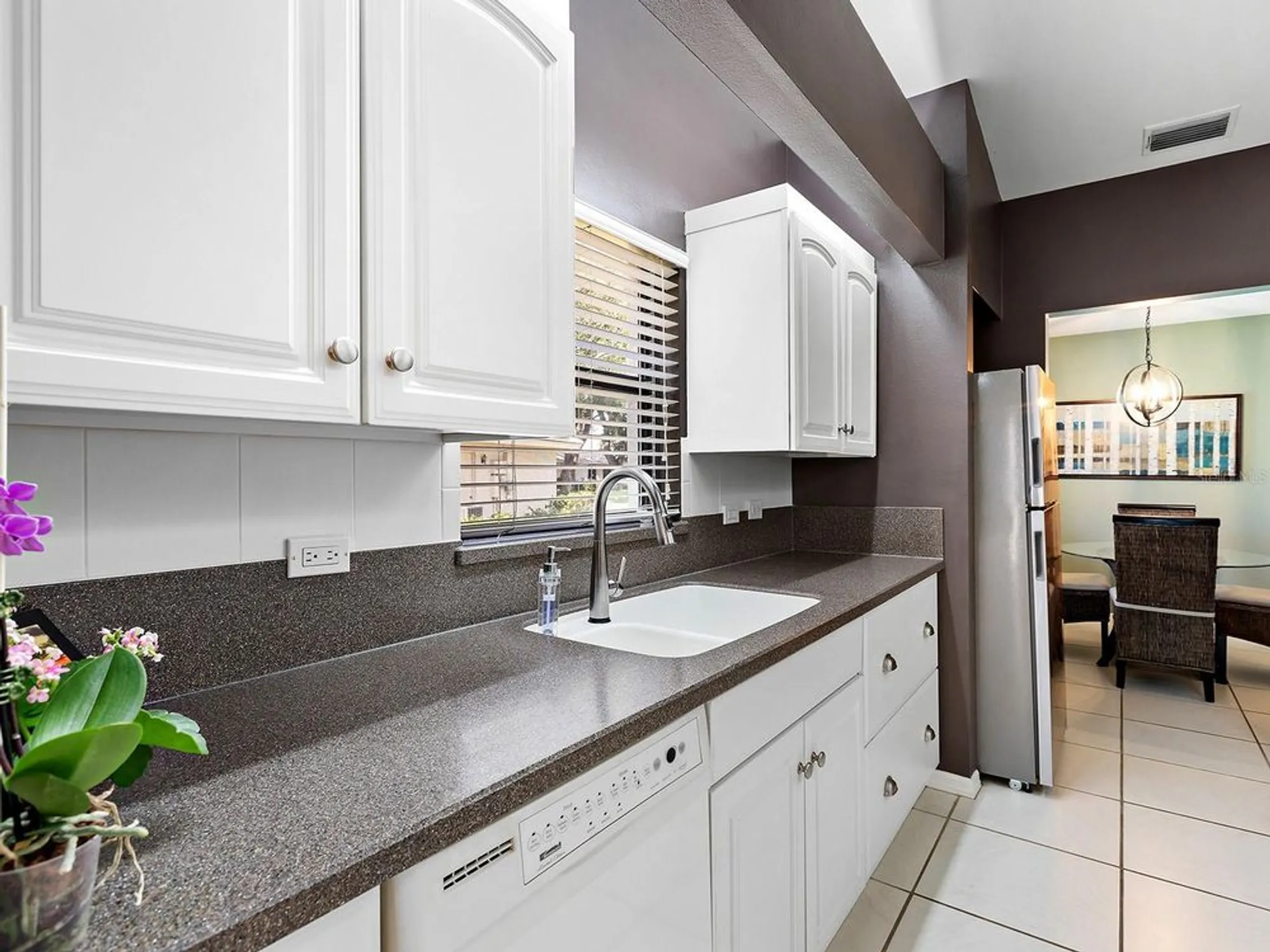 Property Slideshow image 7 of 41 | 114 southampton pl 237, Venice, FL, 34293