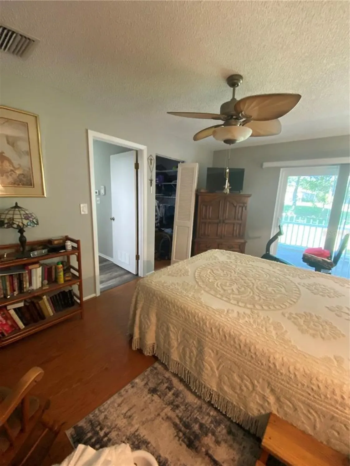 Property Slideshow image 20 of 30 | 1609 whitebridge dr c, Palm Harbor, FL, 34684