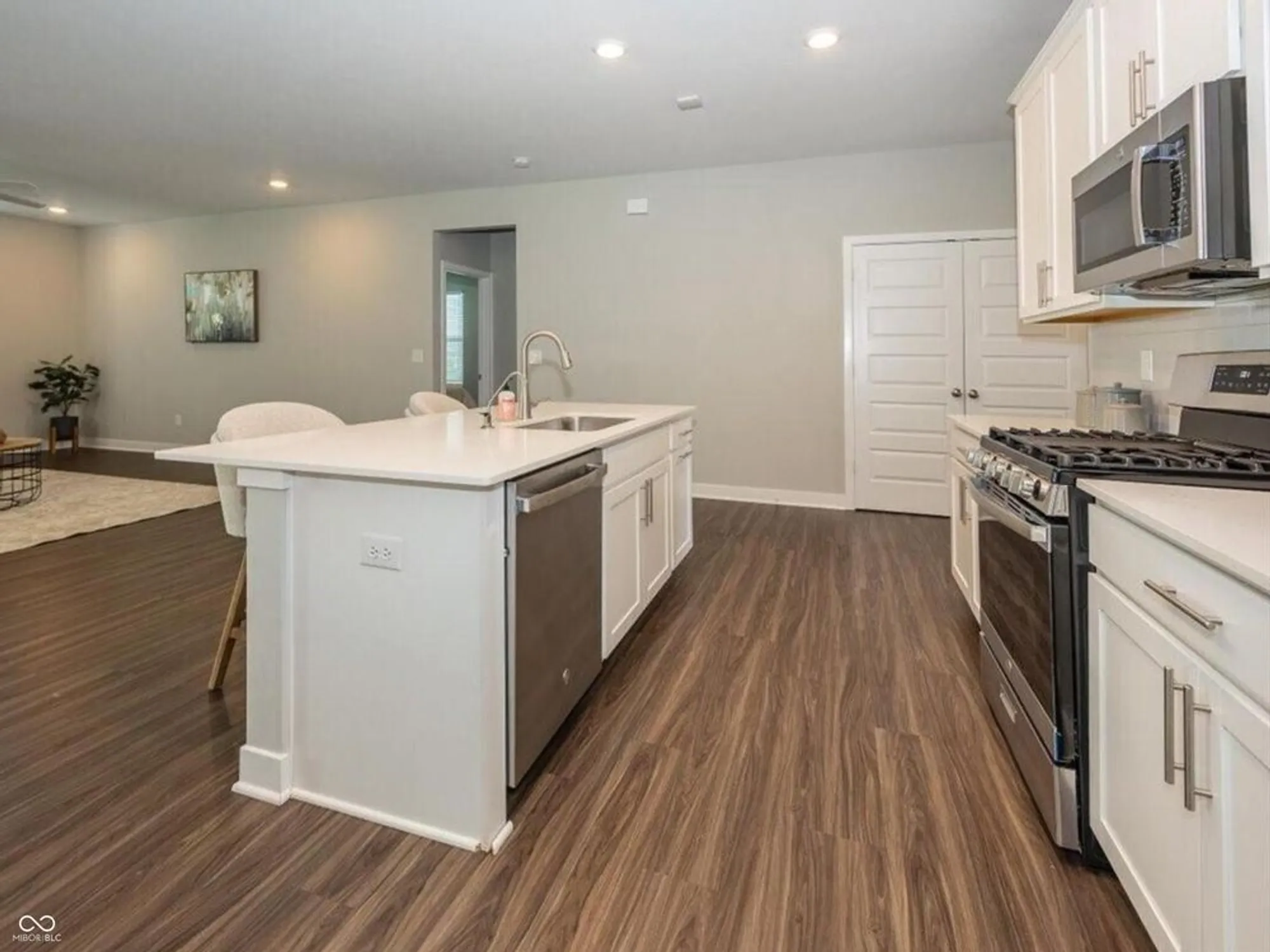 Property Slideshow image 11 of 28 | 5316 chambers ct, Mccordsville, IN, 46055