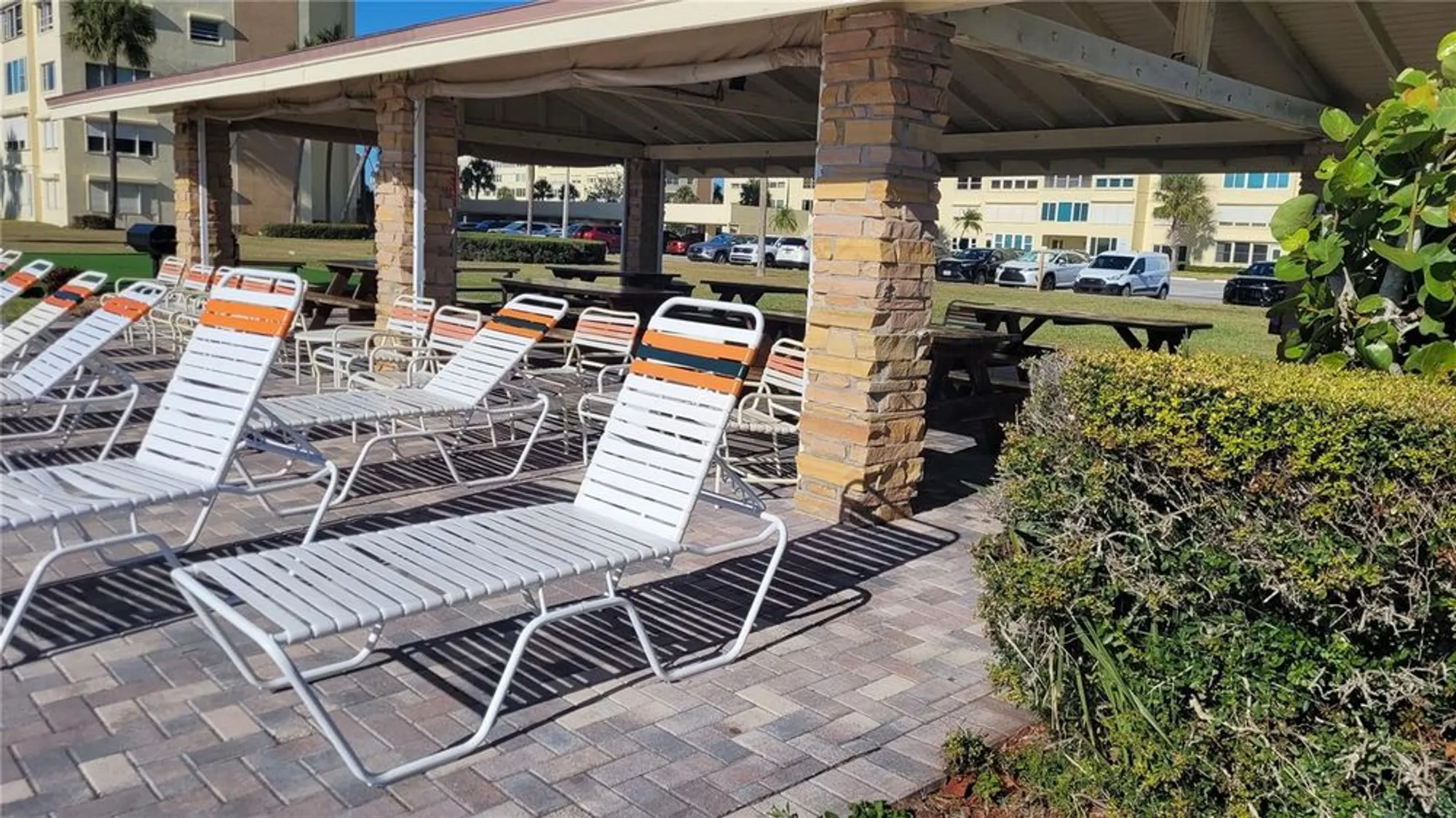 Property Slideshow image 28 of 32 | 4650 cove cir apt 111, St Petersburg, FL, 33708