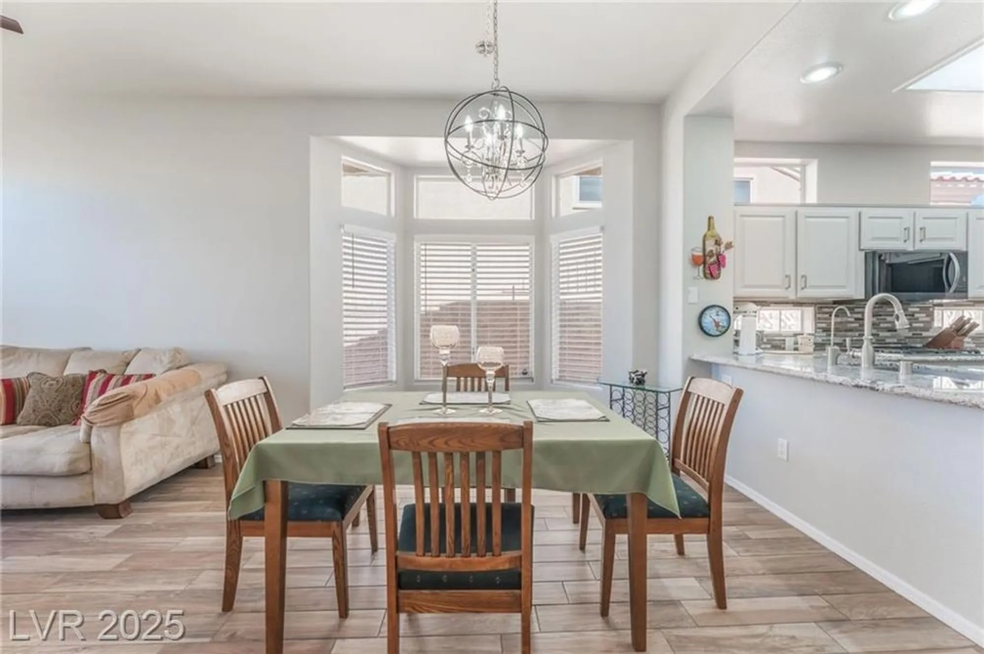 Property Slideshow image 8 of 42 | 10413 willamette pl, Las Vegas, NV, 89134