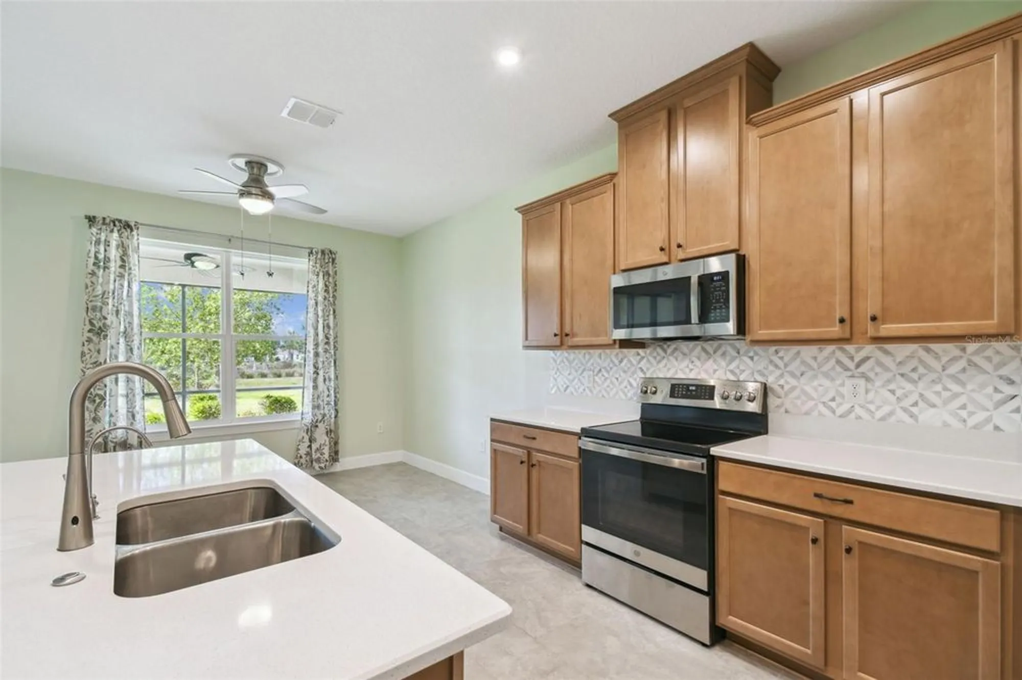 Property Slideshow image 14 of 53 | 204 bella cortina dr, Kissimmee, FL, 34759