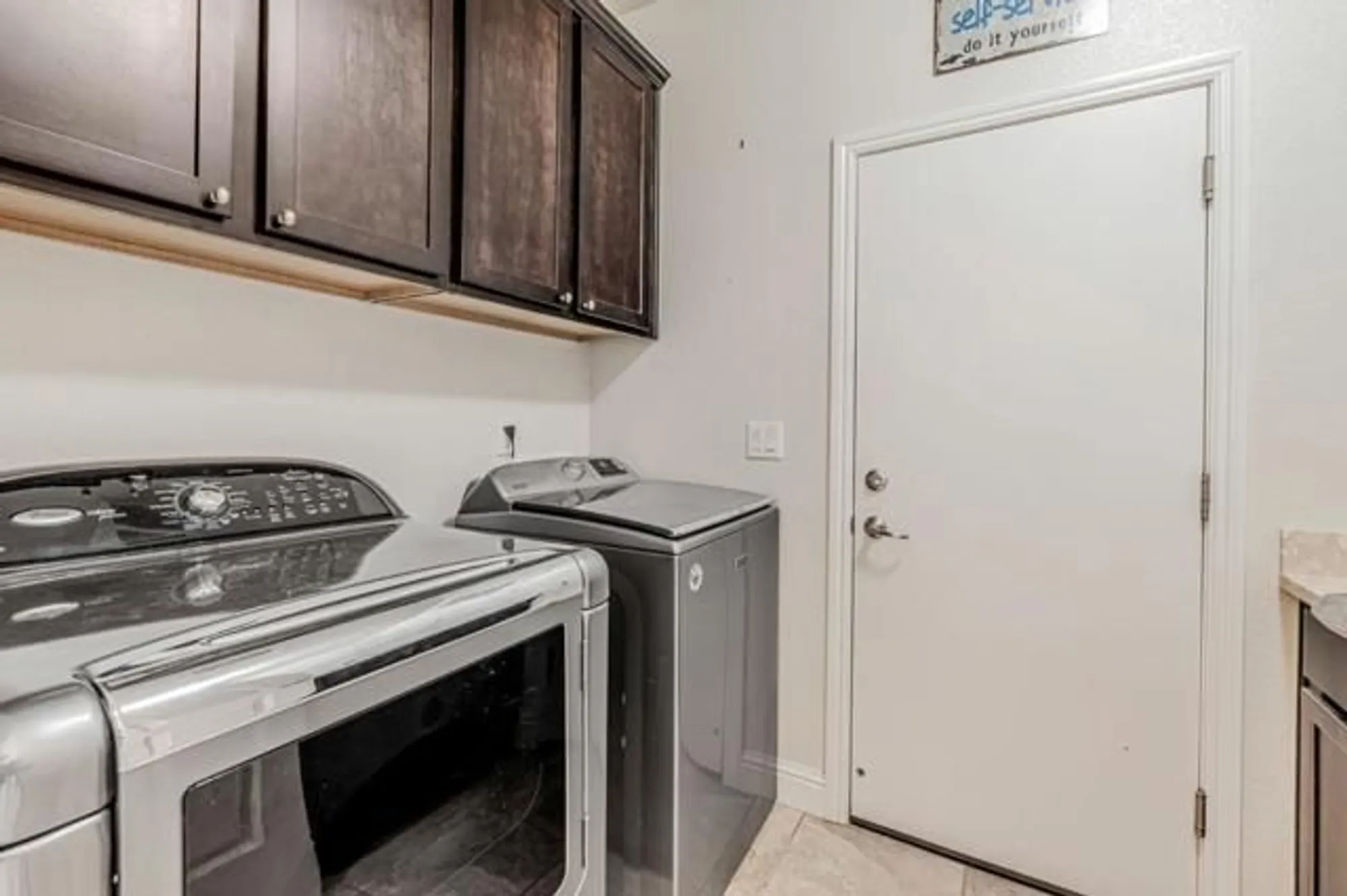 Property Slideshow image 18 of 27 | 2491 redbud way, Manteca, CA, 95336