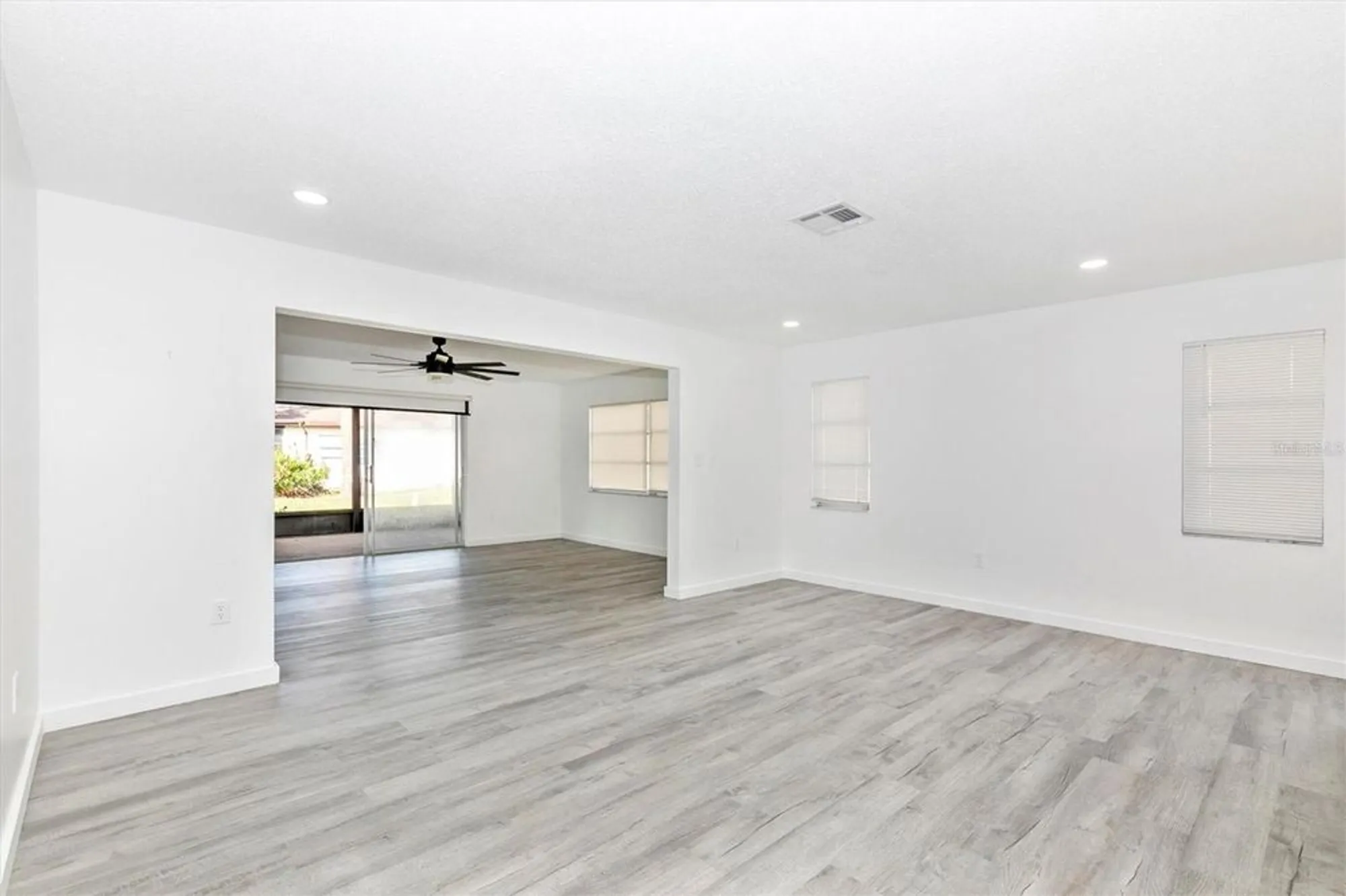 Property Slideshow image 25 of 74 | 6124 green view dr # 139, Sarasota, FL, 34231