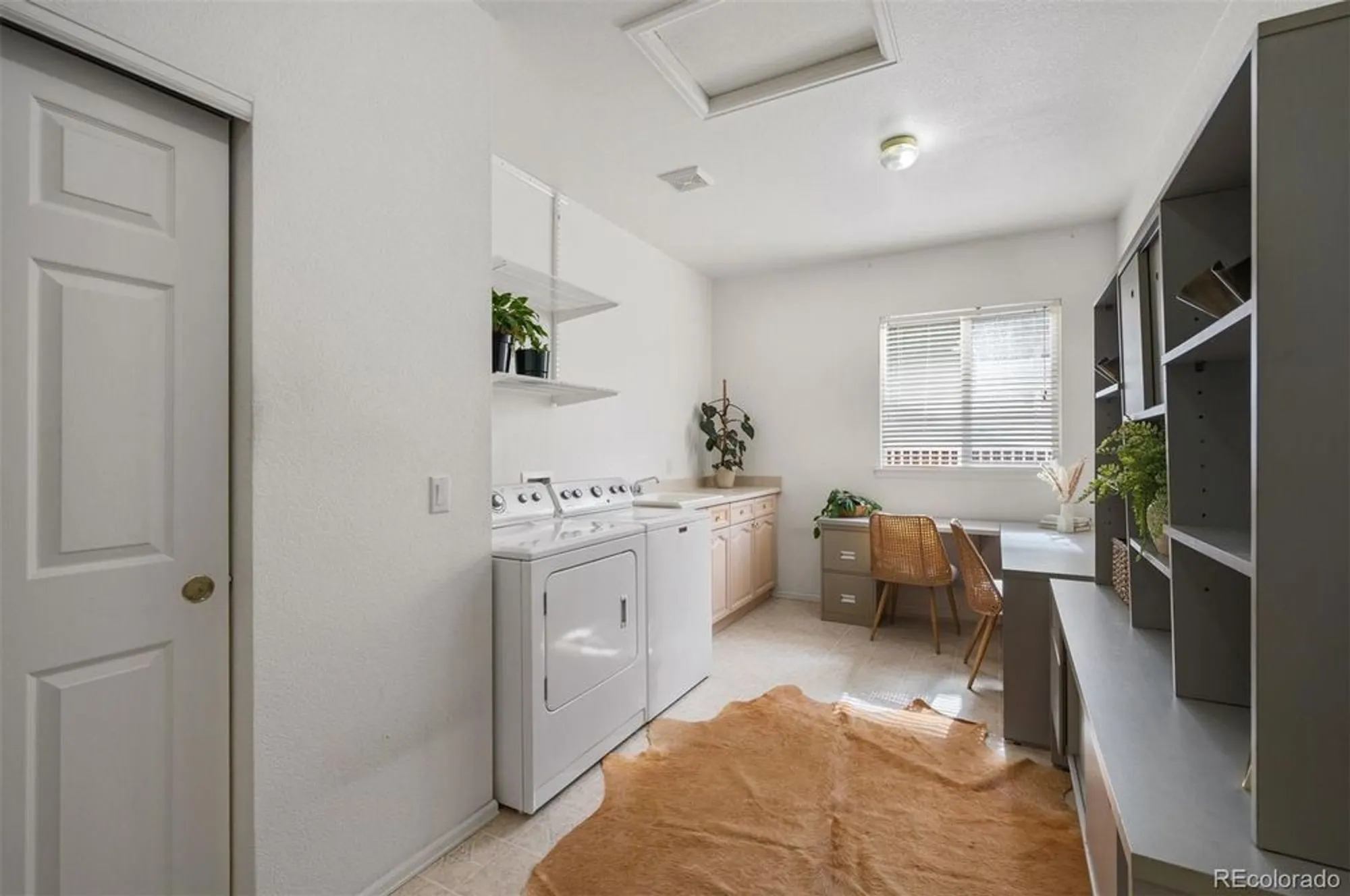 Property Slideshow image 24 of 35 | 23440 e moraine pl, Aurora, CO, 80016