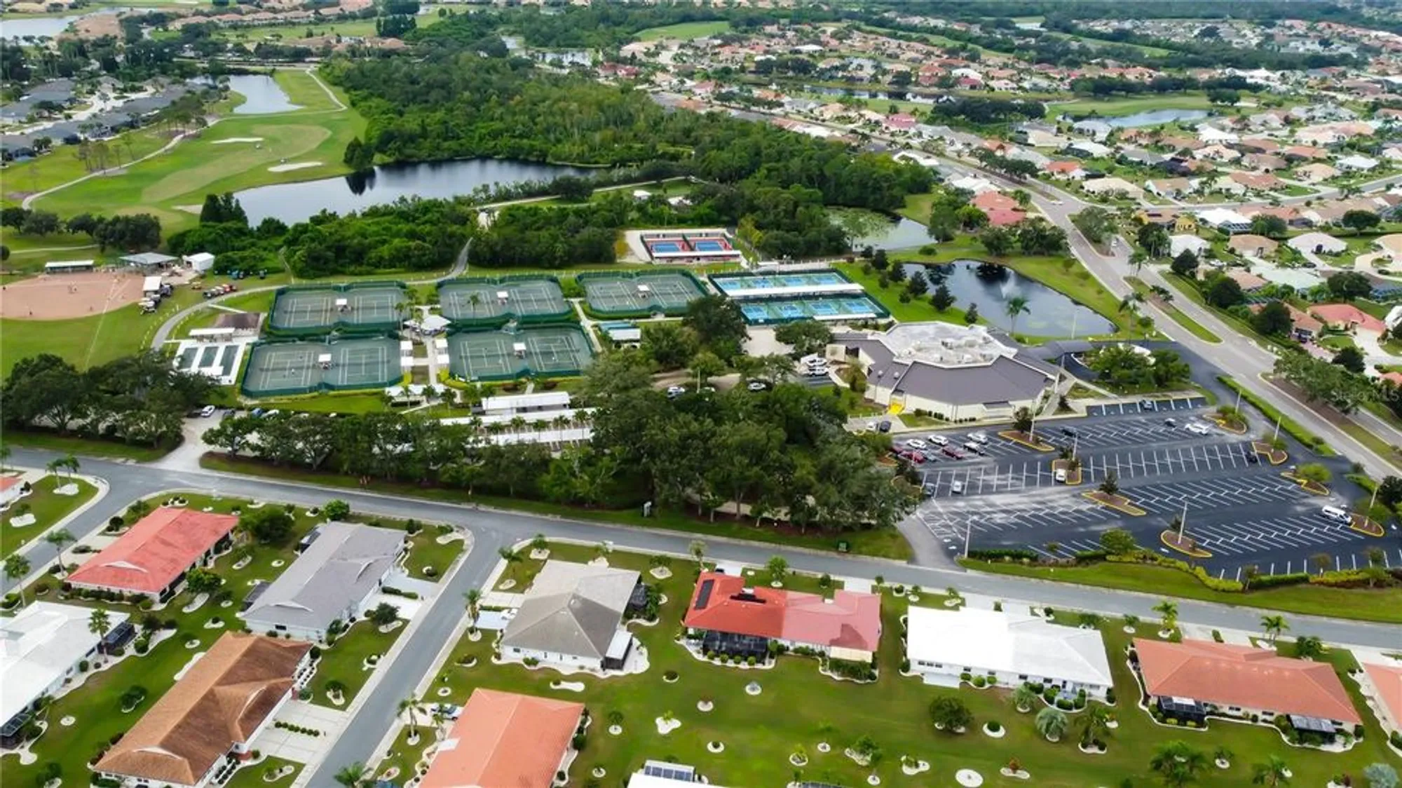 Property Slideshow image 63 of 77 | 329 club manor dr, Sun City Center, FL, 33573