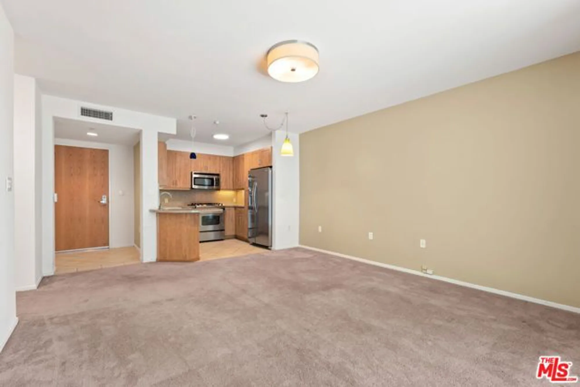 Property Slideshow image 10 of 41 | 267 s san pedro st unit 211, Los Angeles, CA, 90012