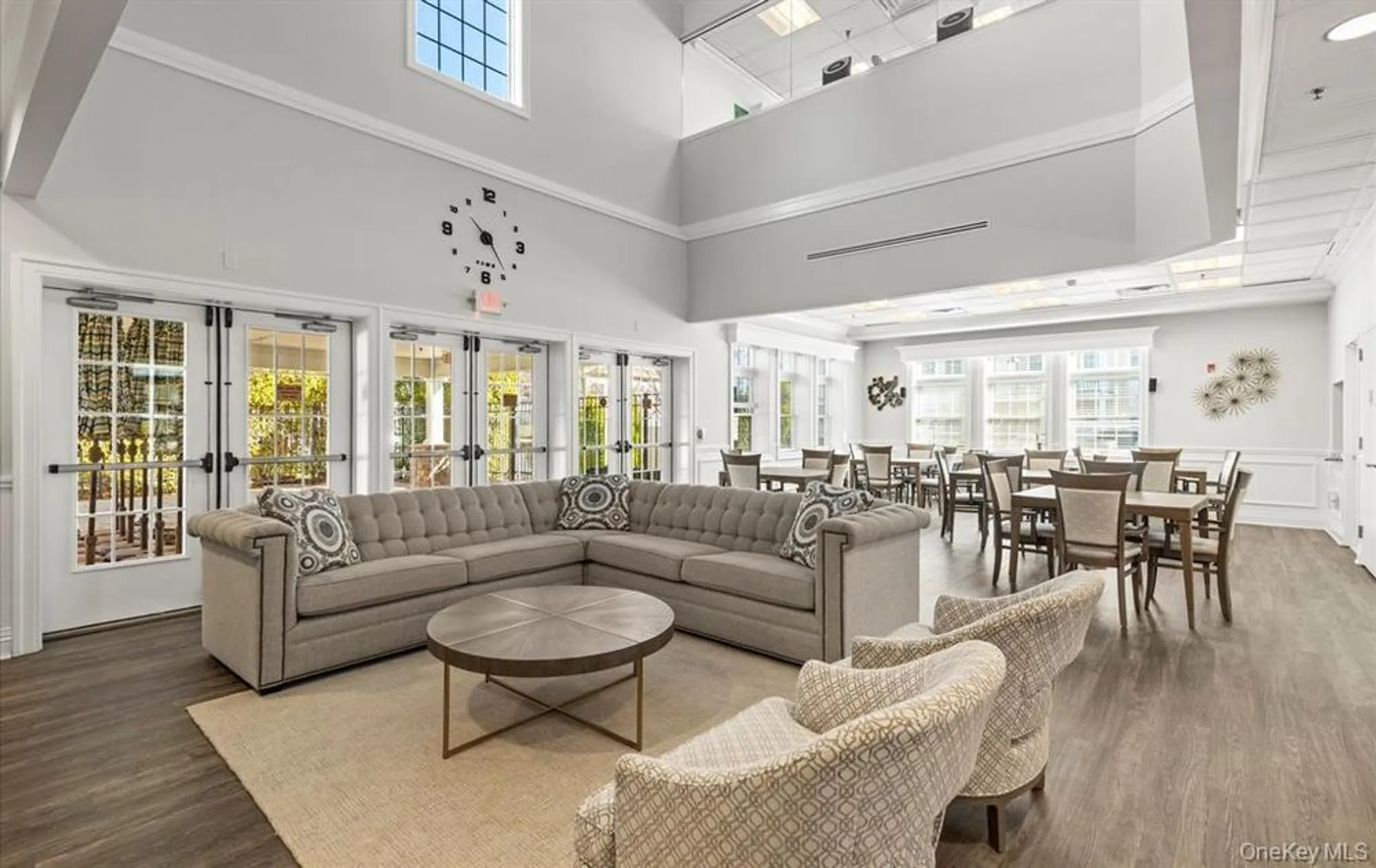 Property Slideshow image 20 of 24 | 119 autumn dr, Plainview, NY, 11803