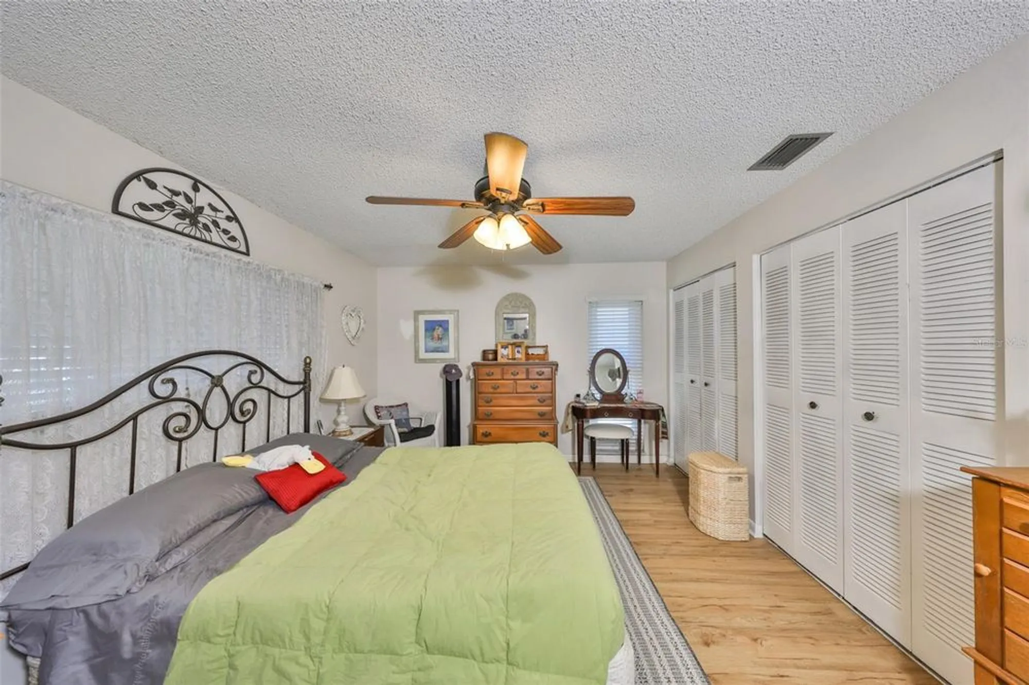 Property Slideshow image 11 of 53 | 672 allegheny dr, Sun City Center, FL, 33573