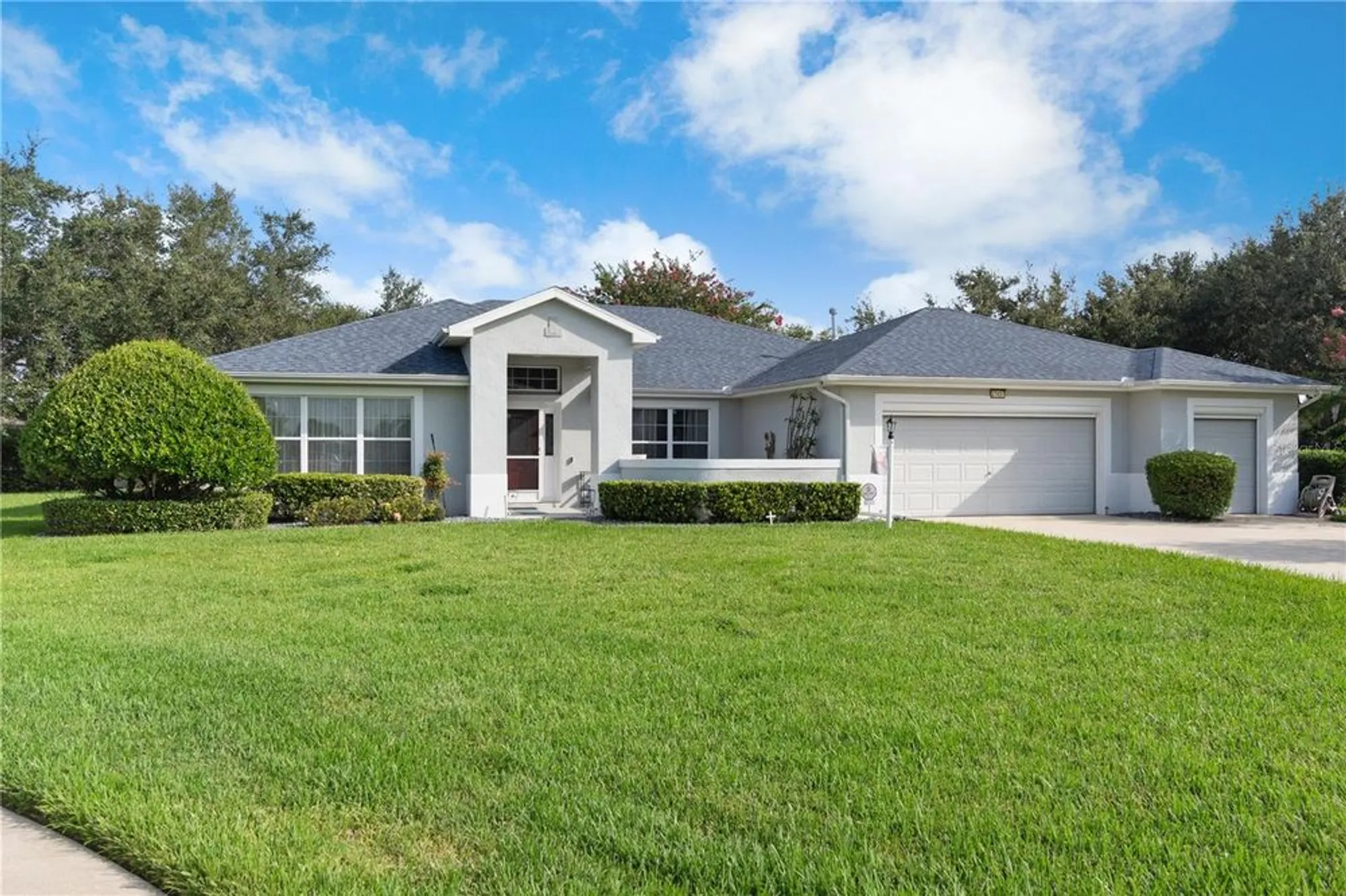 Property Slideshow image 2 of 35 | 27437 desert rose ct, Leesburg, FL, 34748