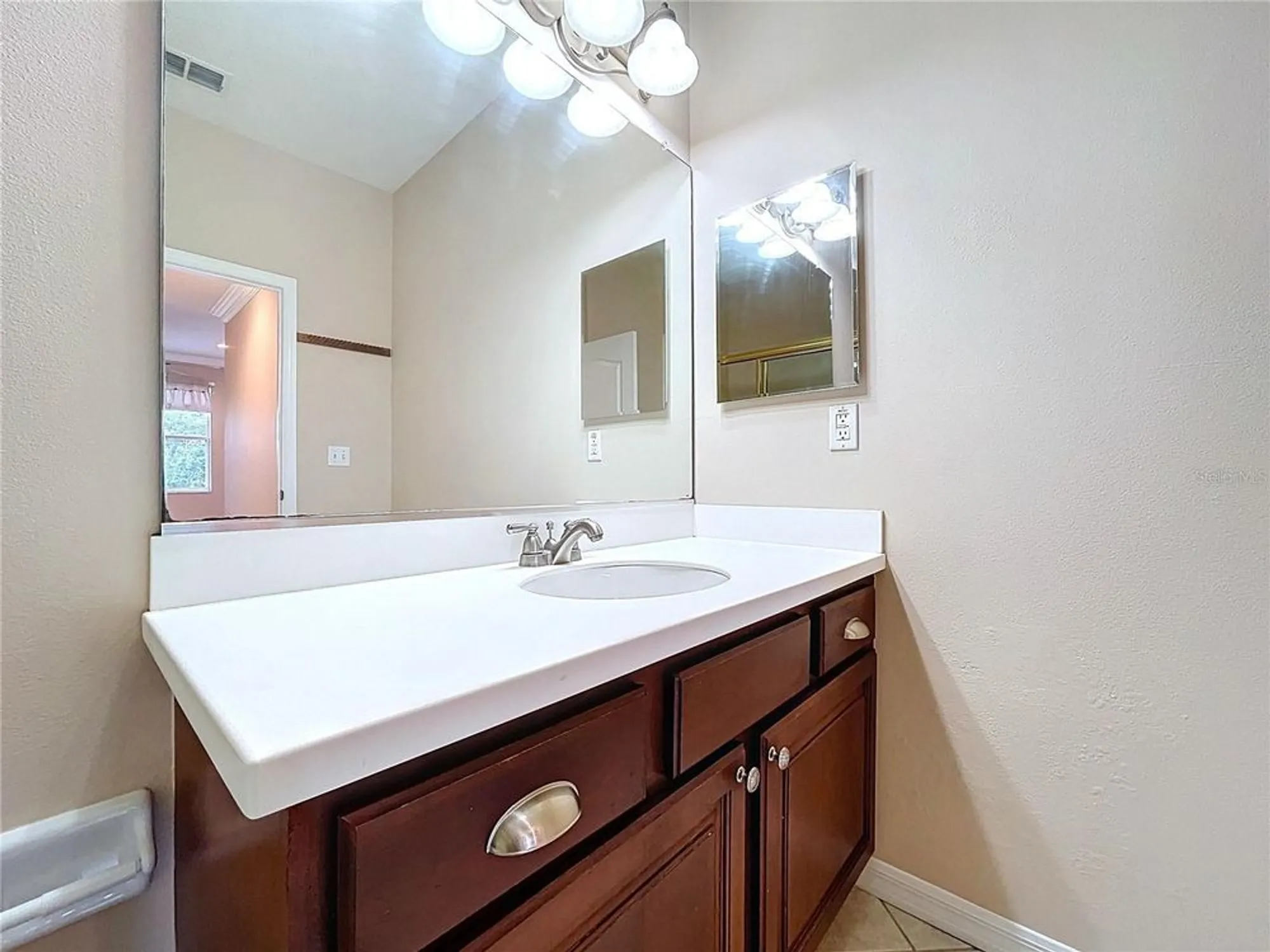 Property Slideshow image 28 of 74 | 2018 inverness greens dr # 2018, Sun City Center, FL, 33573