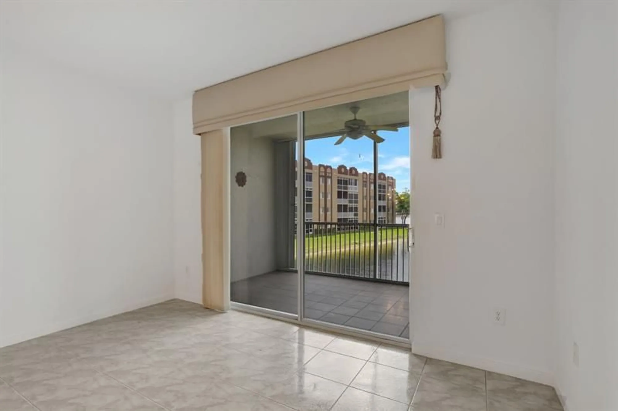 Property Slideshow image 23 of 36 | 7727 southampton ter 205, Tamarac, FL, 33321