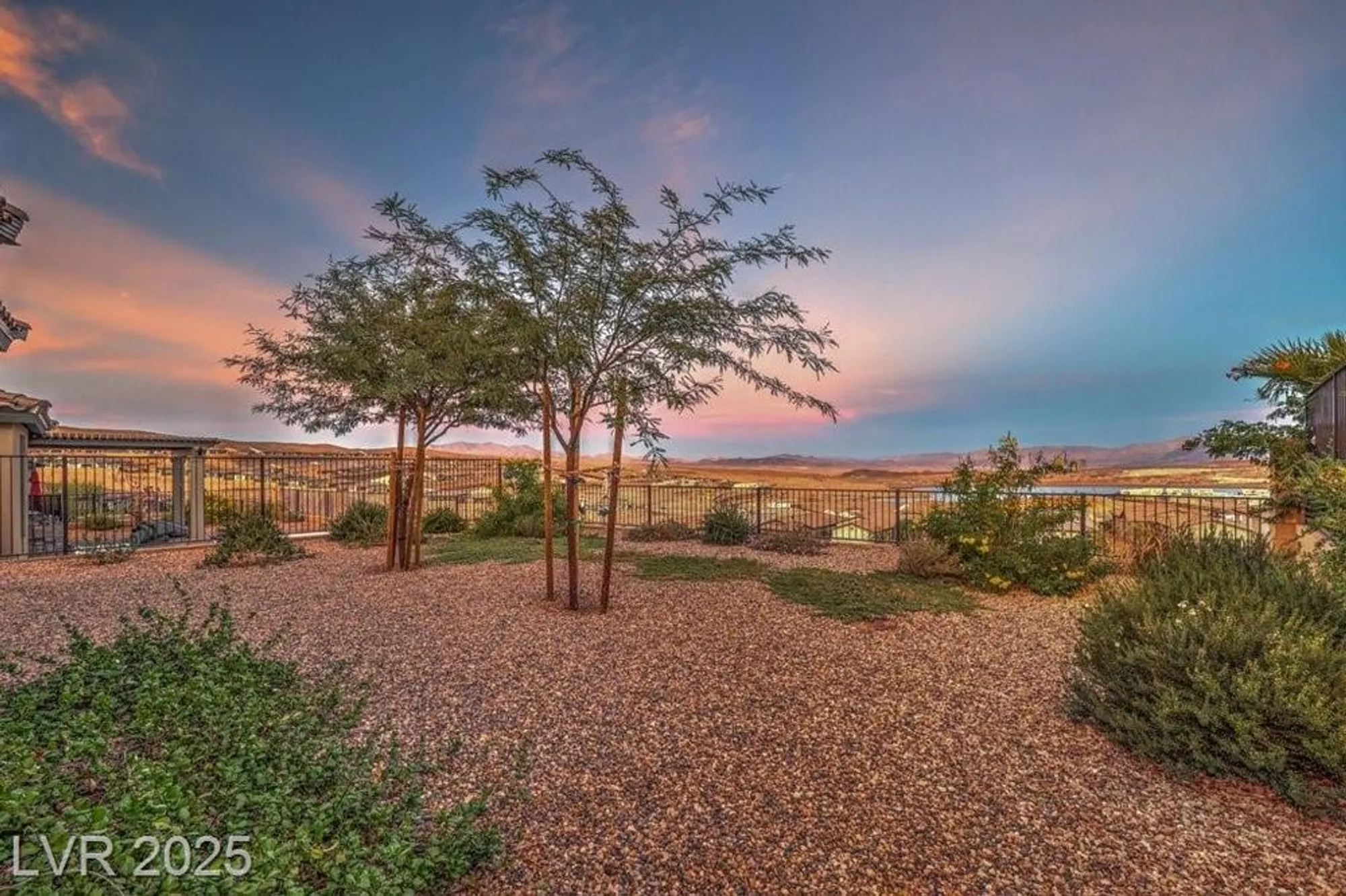 Property Slideshow image 31 of 48 | 70 lake bluff ct, Henderson, NV, 89011