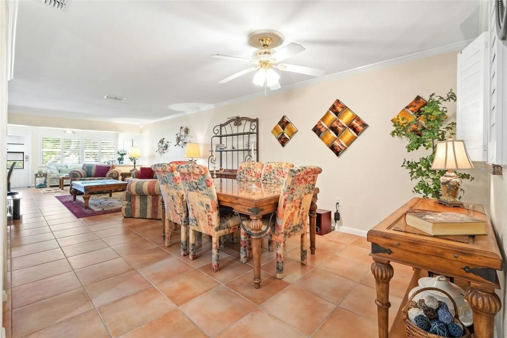 Property Slideshow image 5 of 40 | 19029 us highway 19 apt 25d, Clearwater, FL, 33764