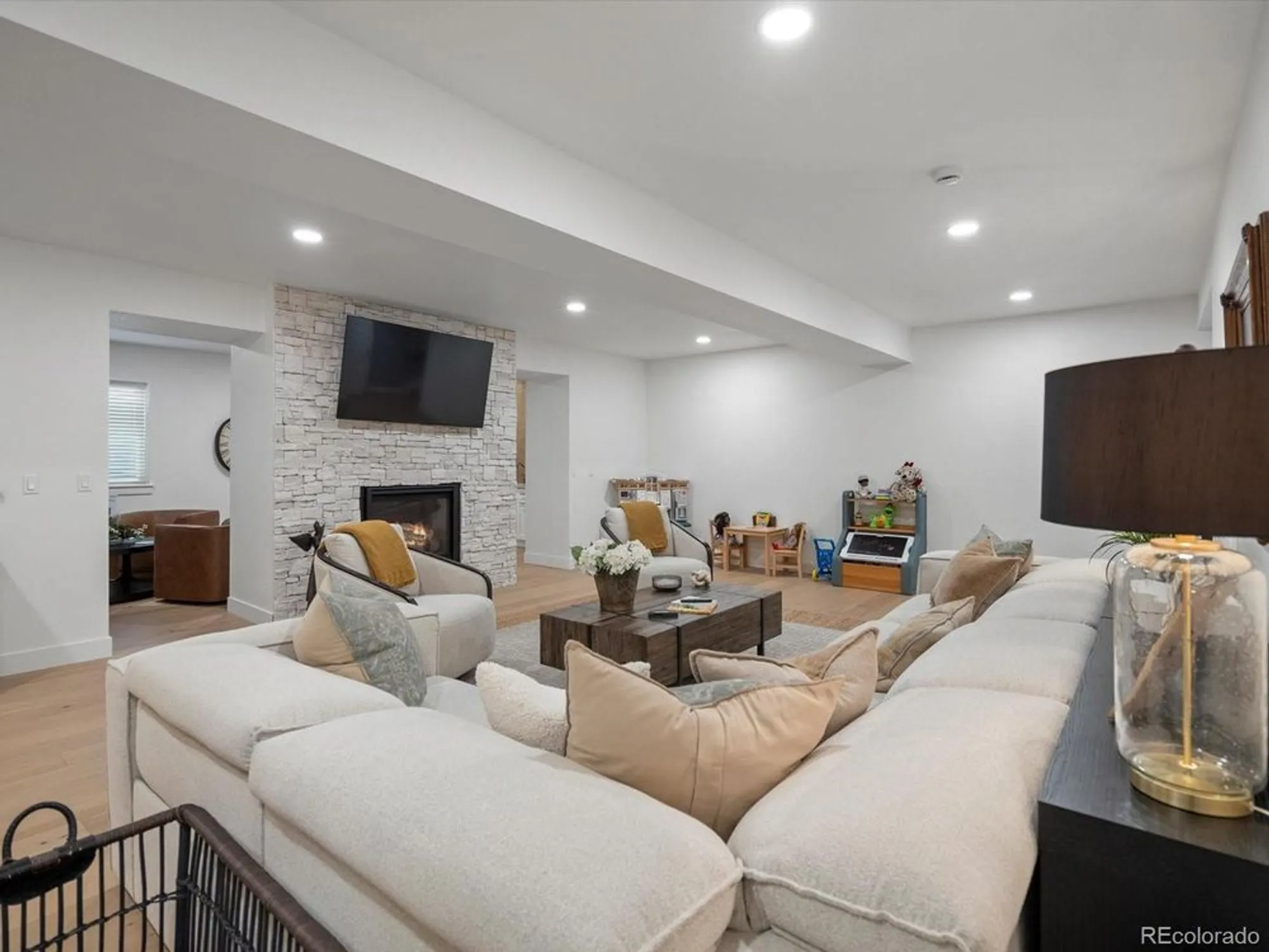 Property Slideshow image 30 of 38 | 9035 s shawnee ct, Aurora, CO, 80016