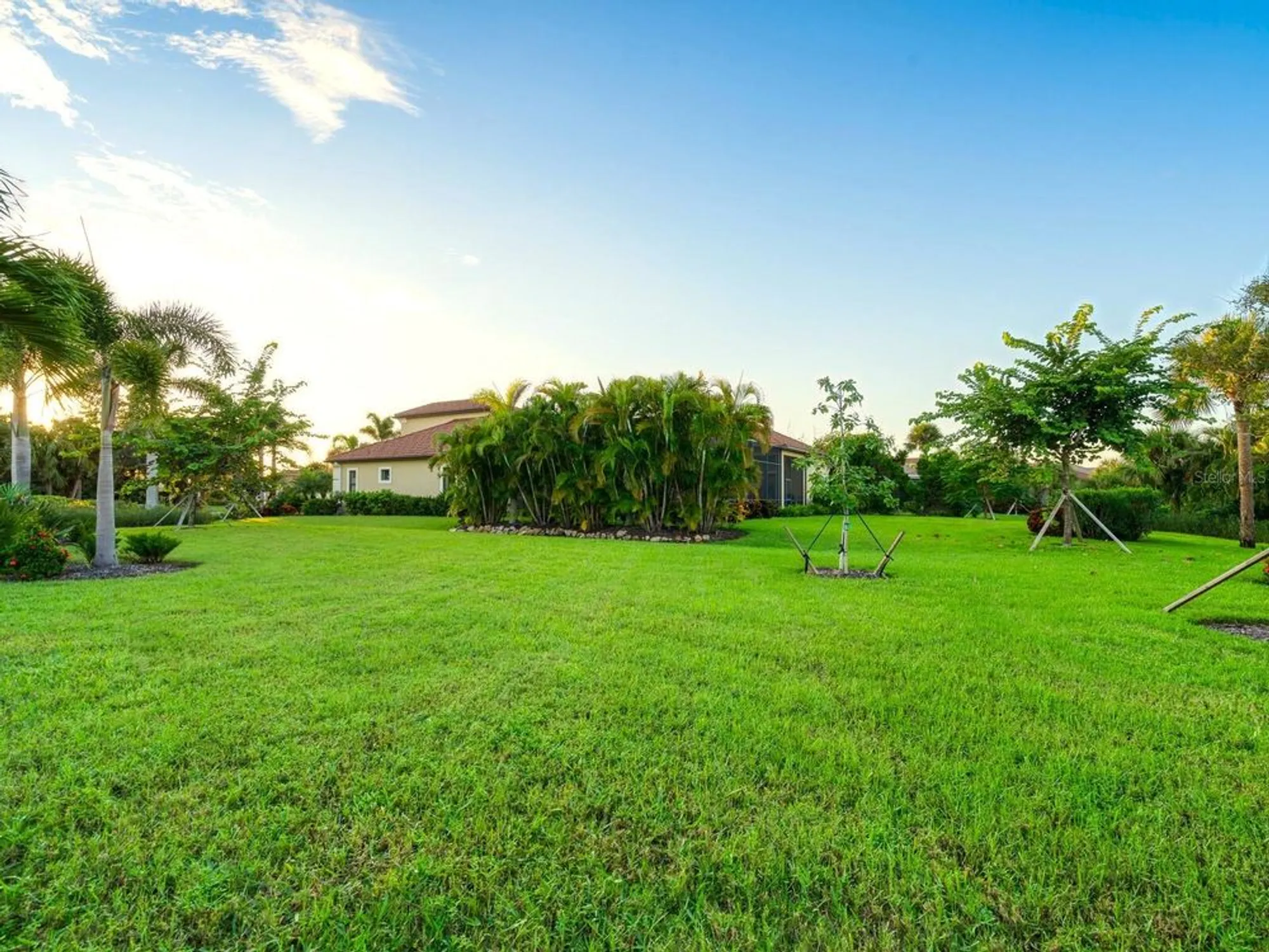 Property Slideshow image 43 of 78 | 10990 pentas royale ct, Englewood, FL, 34223