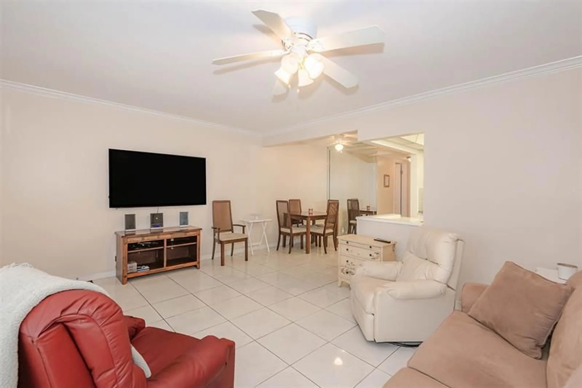 Property Slideshow image 12 of 36 | 3071 nw 47th ter 317, Lauderdale Lakes, FL, 33313