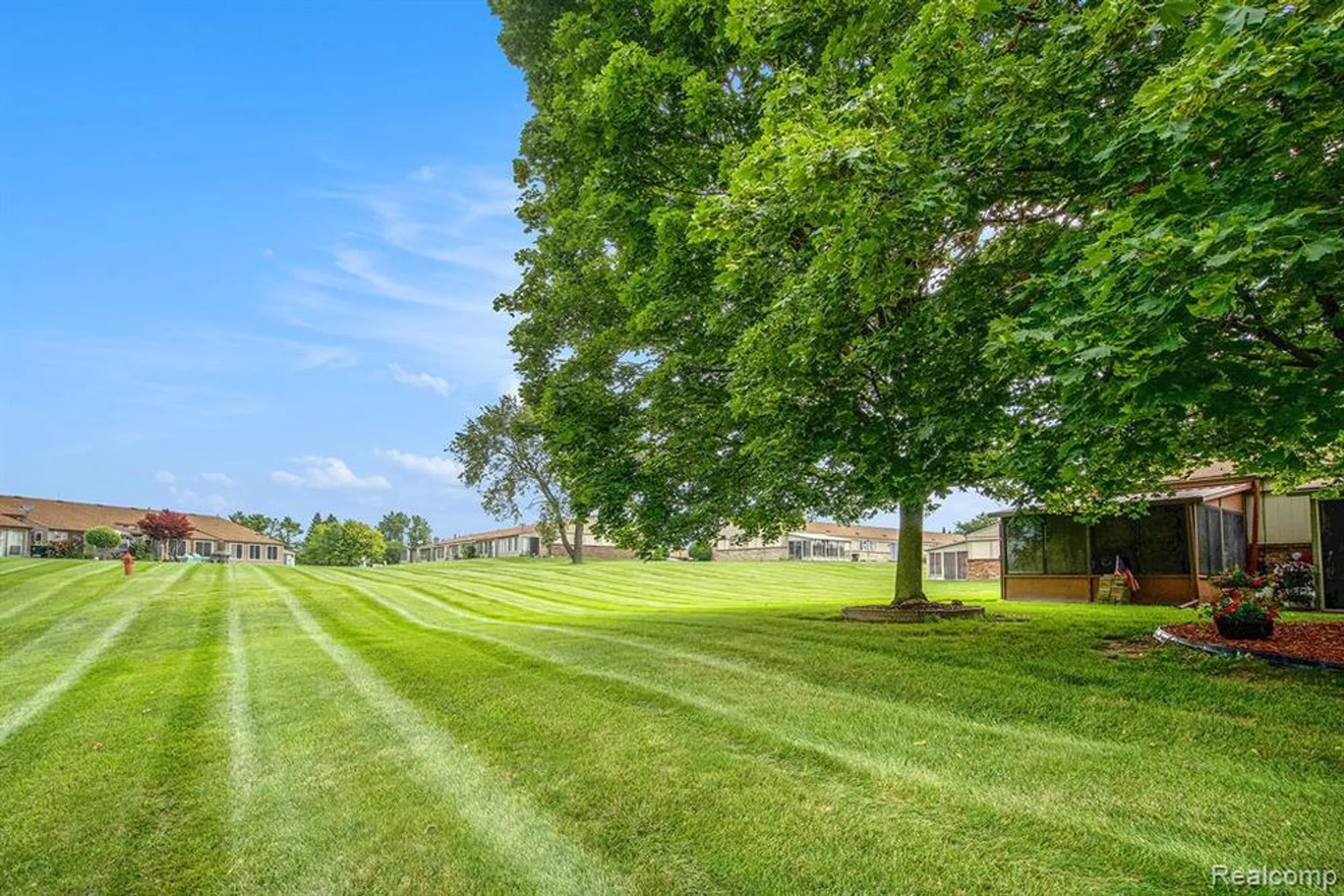 Property Slideshow image 27 of 28 | 25235 franklin ter # 8, South Lyon, MI, 48178