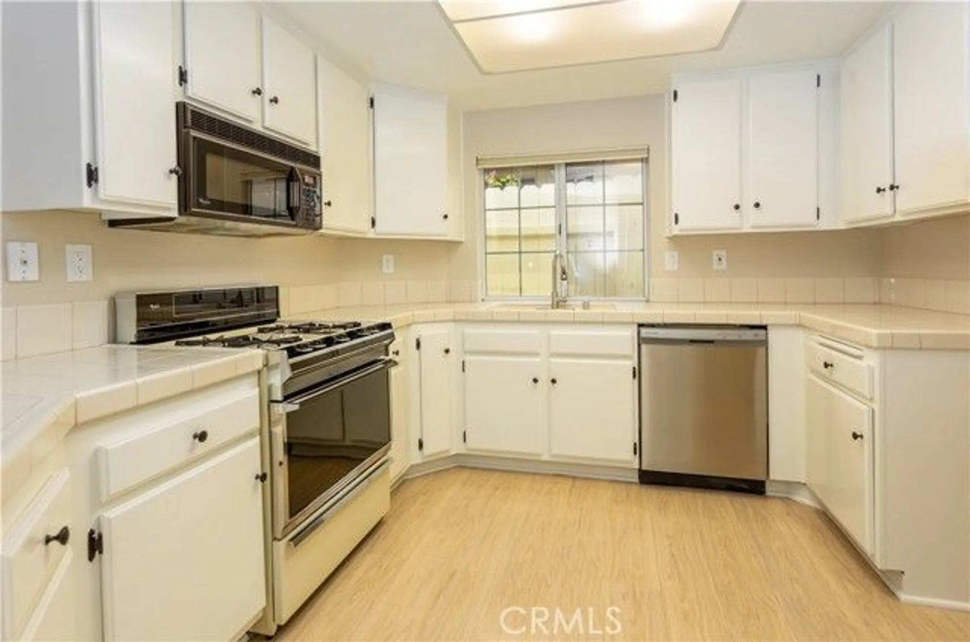 Property Slideshow image 10 of 31 | 28050 bavaria dr, Menifee, CA, 92585