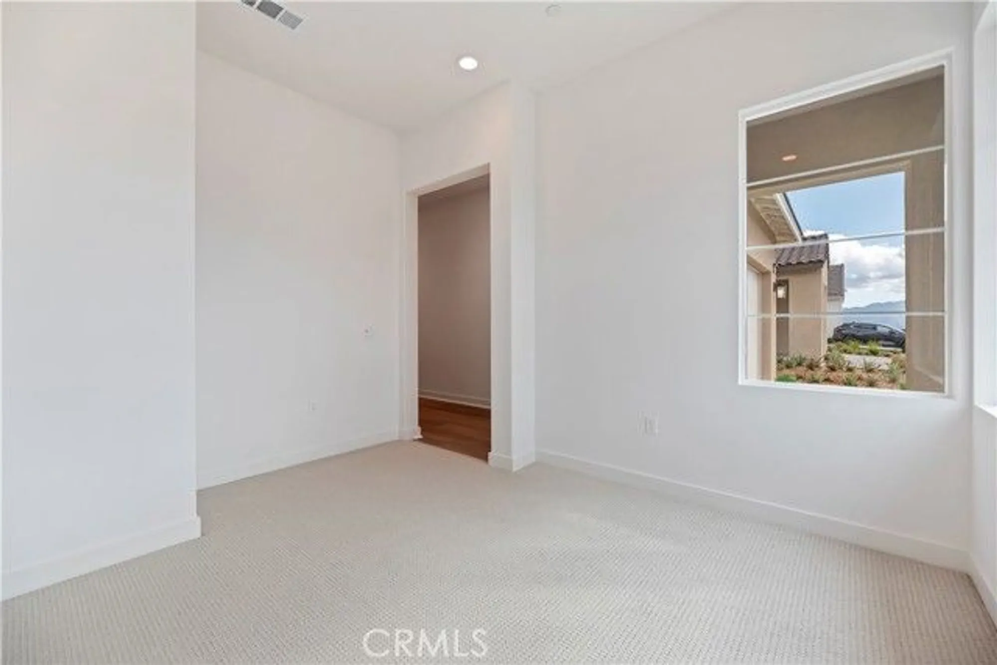 Property Slideshow image 9 of 22 | 28908 verdure ct, Santa Clarita, CA, 91350