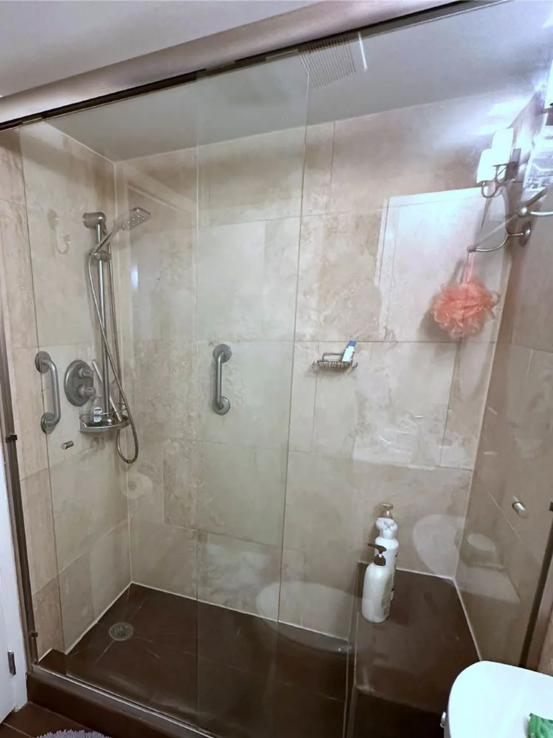 Property Slideshow image 14 of 19 | 2900 maple ave 24a, Downers Grove, IL, 60515