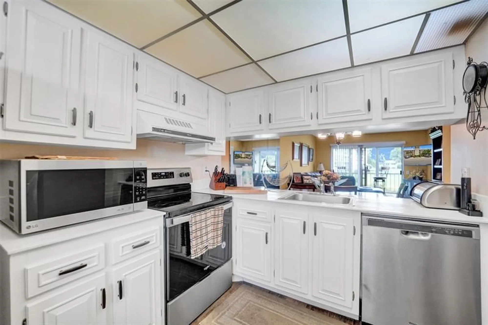 Property Slideshow image 4 of 40 | 4602 martinique way apt f2 # 4602, Coconut Creek, FL, 33066