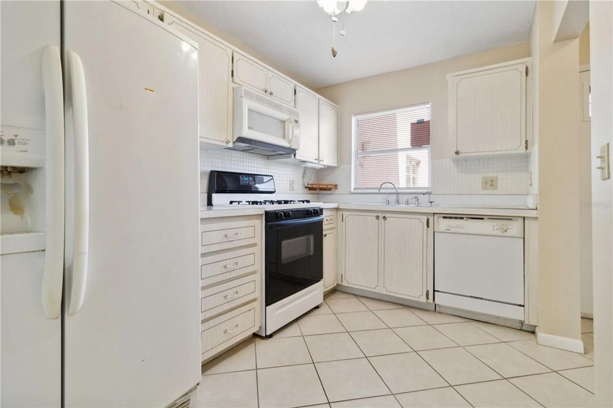 Property Slideshow image 14 of 30 | 5623 80th st n unit 202, St Petersburg, FL, 33709