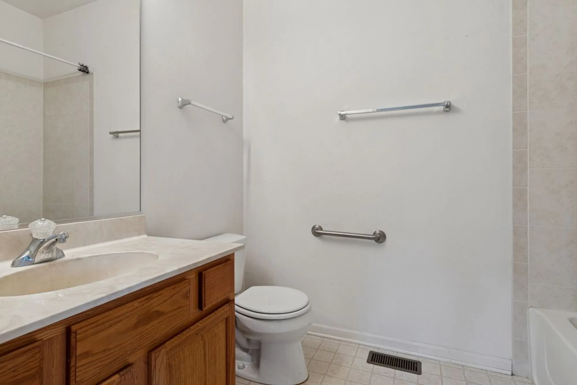 Property Slideshow image 14 of 25 | 21409 w douglas ln, Plainfield, IL, 60544