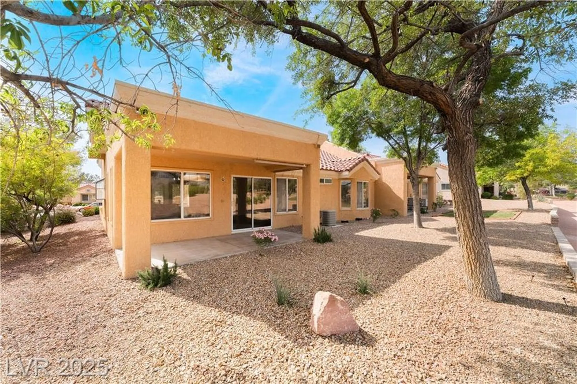 Property Slideshow image 27 of 36 | 2505 showcase dr, Las Vegas, NV, 89134