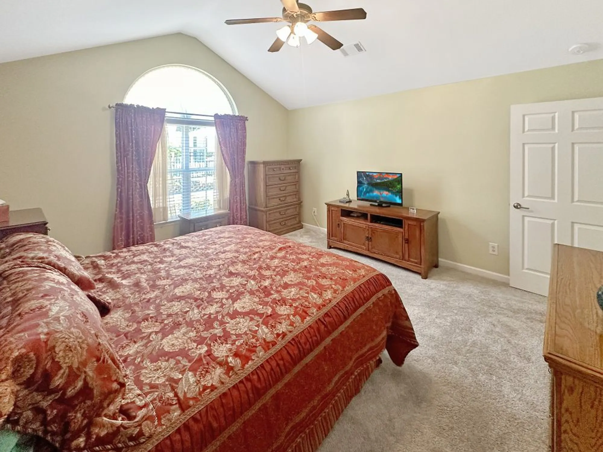 Property Slideshow image 17 of 37 | 825 s browns ln 2503, Gallatin, TN, 37066