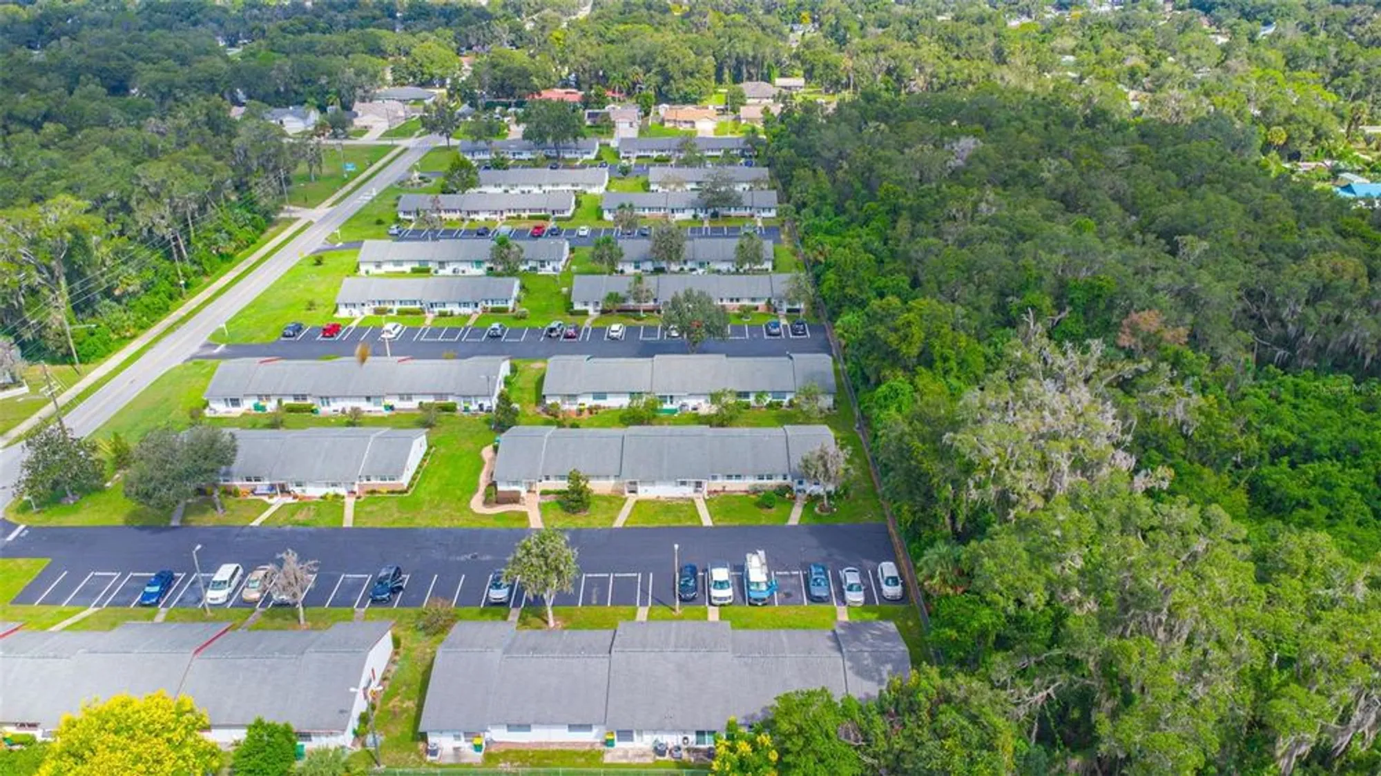 Property Slideshow image 18 of 20 | 183 n hill ave # 90, Deland, FL, 32724