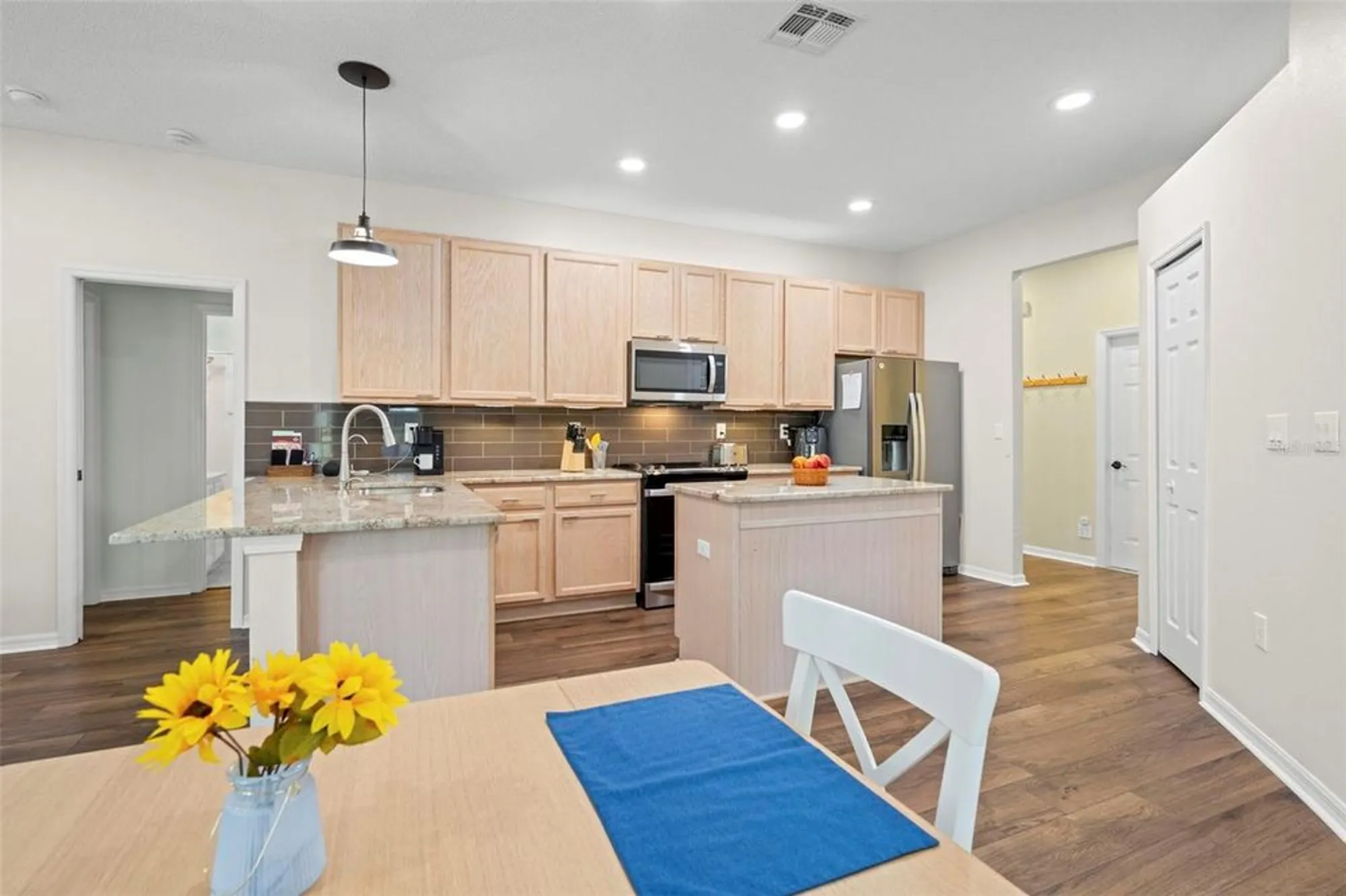 Property Slideshow image 20 of 54 | 332 mcintosh ct, Spring Hill, FL, 34609