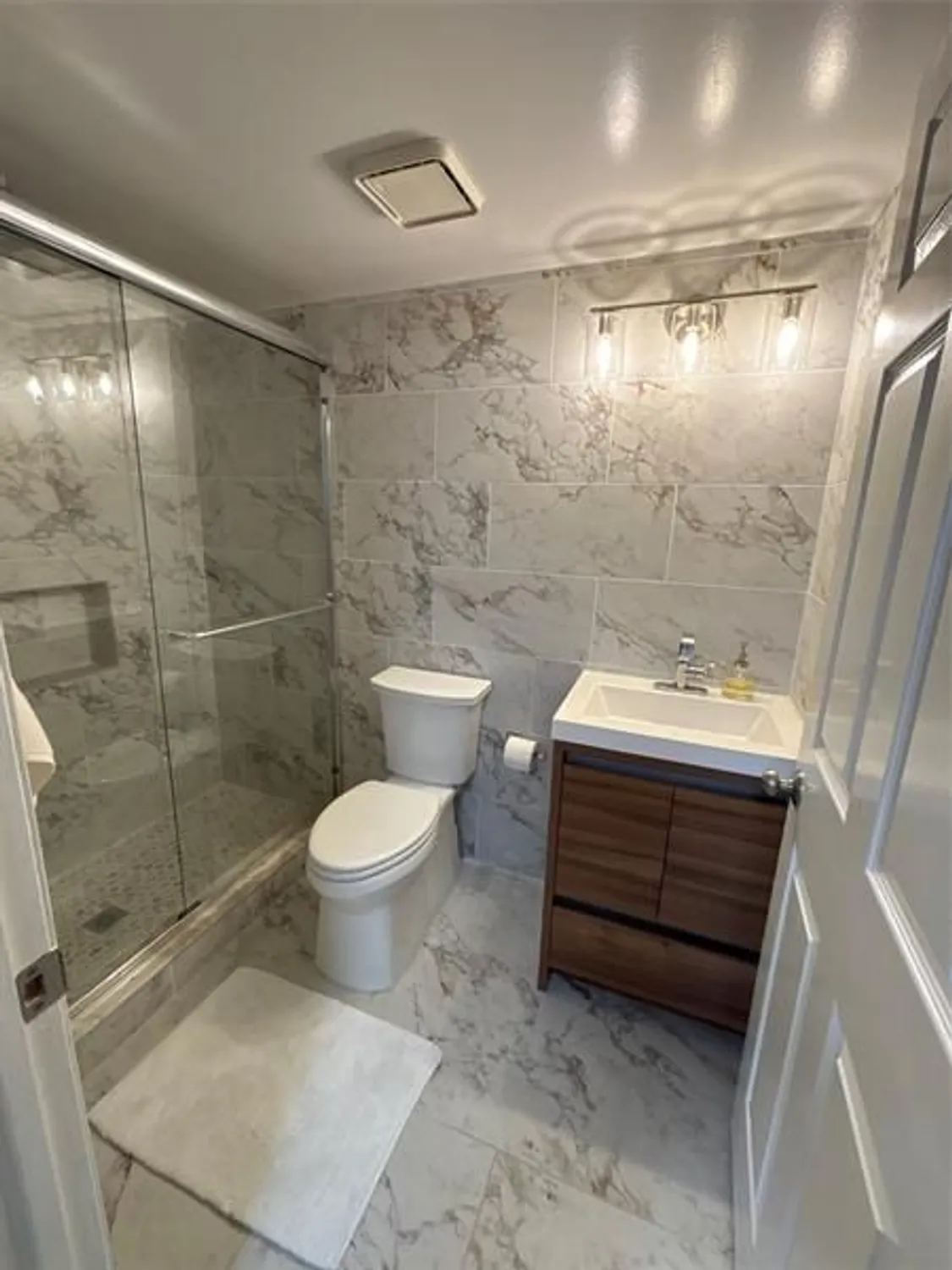 Property Slideshow image 24 of 27 | 10724 w clairmont cir # 10724, Tamarac, FL, 33321