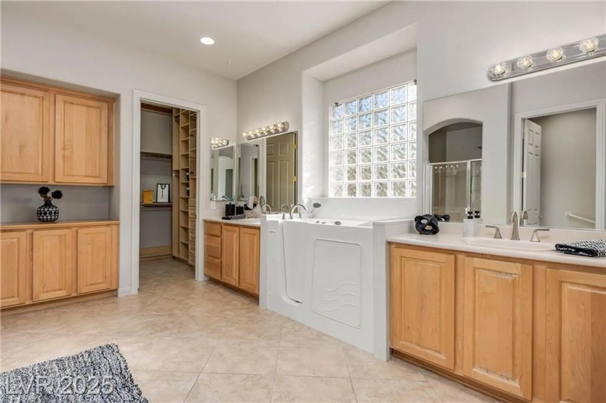 Property Slideshow image 35 of 54 | 10243 cantiamo ct, Las Vegas, NV, 89135