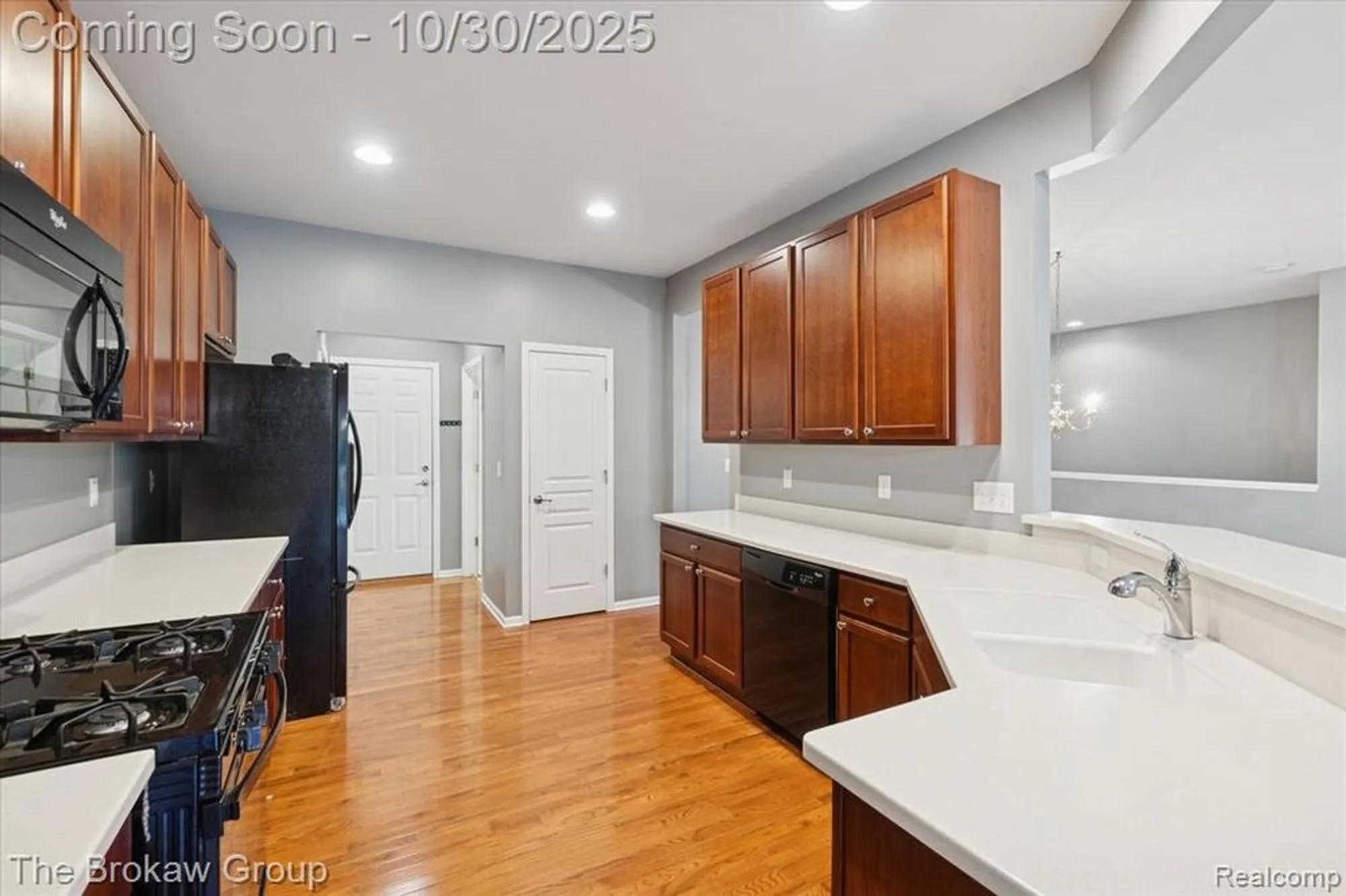 Property Slideshow image 20 of 49 | 6334 prairie dunes dr, Grand Blanc, MI, 48439