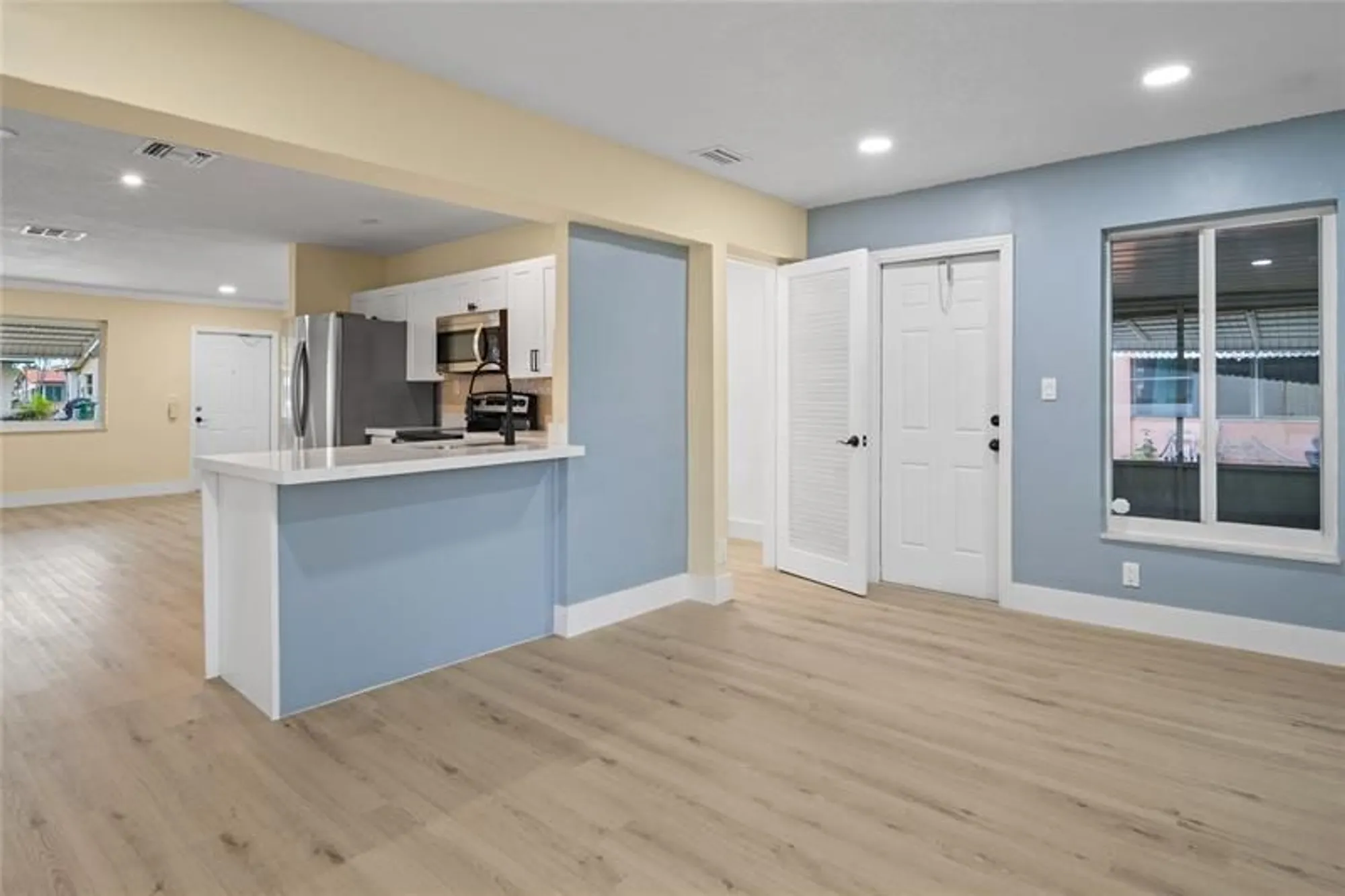 Property Slideshow image 10 of 31 | 4514 nw 49th dr, Tamarac, FL, 33319