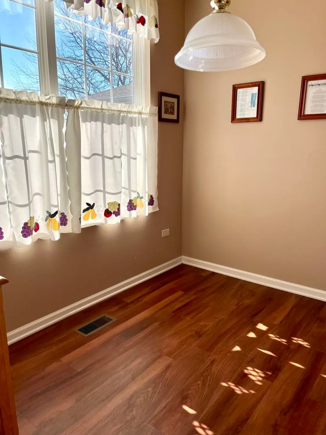 Property Slideshow image 16 of 36 | 12620 oak grove dr, Huntley, IL, 60142