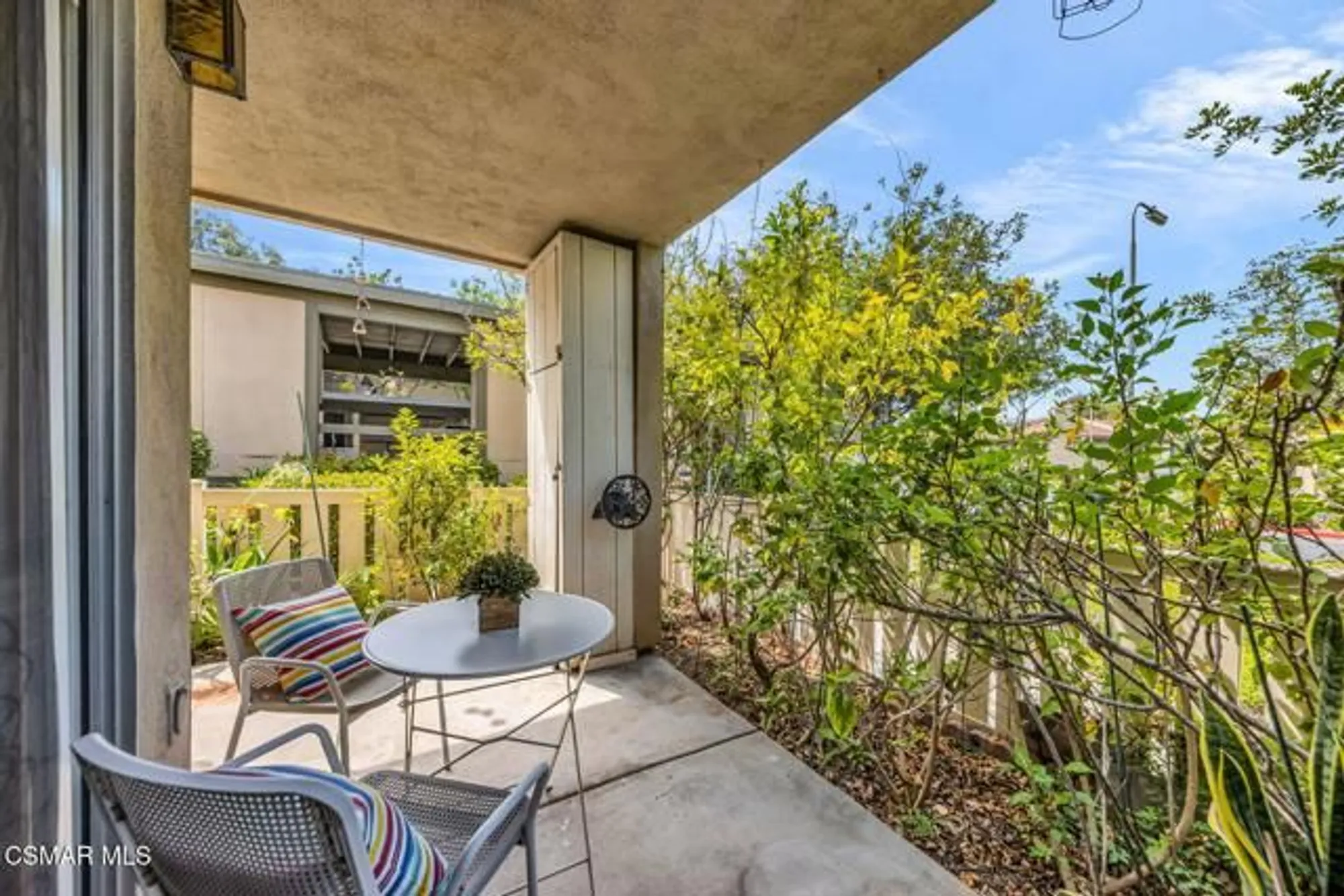 Property Slideshow image 27 of 52 | 224 oakleaf dr apt 102, Thousand Oaks, CA, 91360