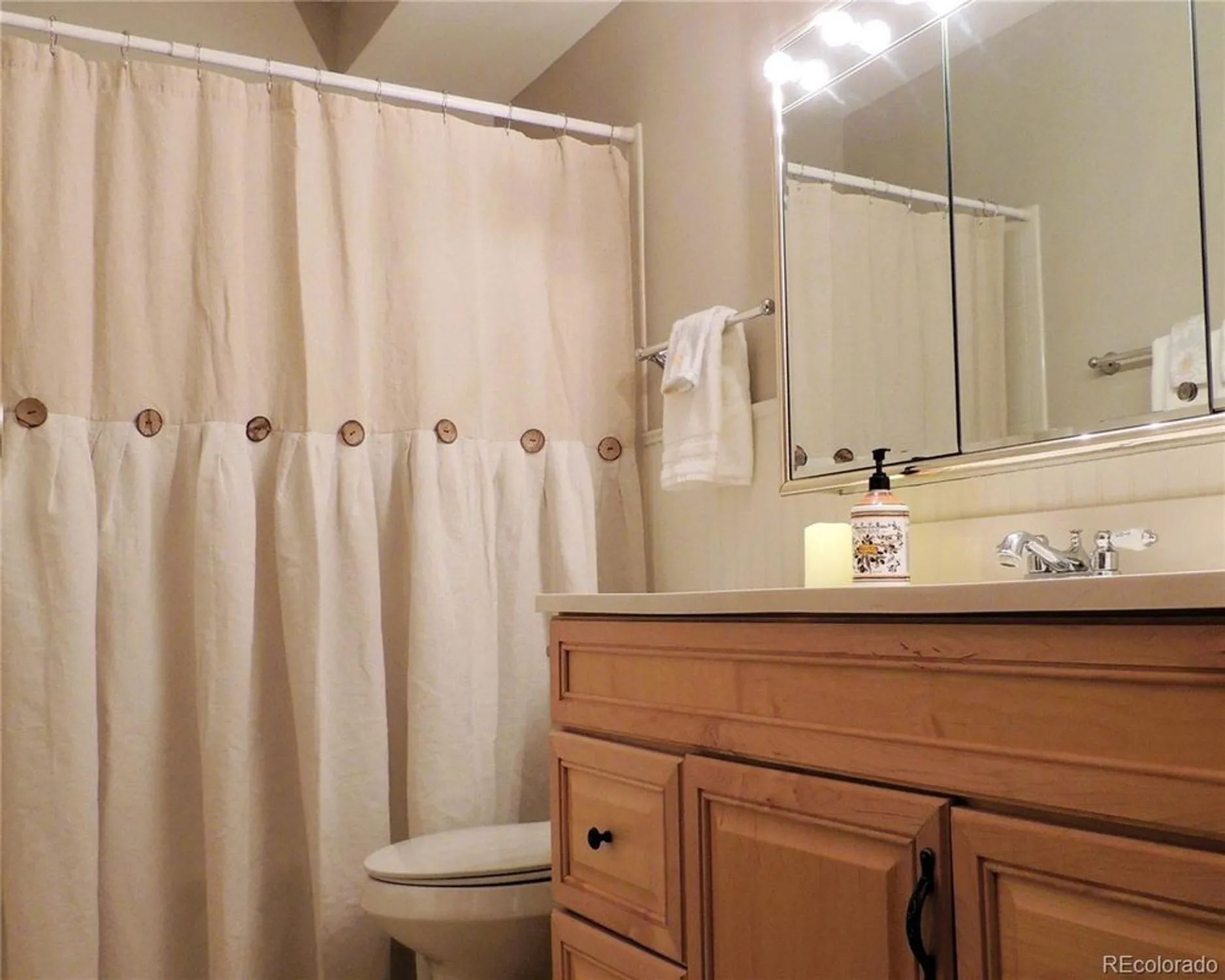 Property Slideshow image 6 of 23 | 9625 e center ave apt 4c, Denver, CO, 80247