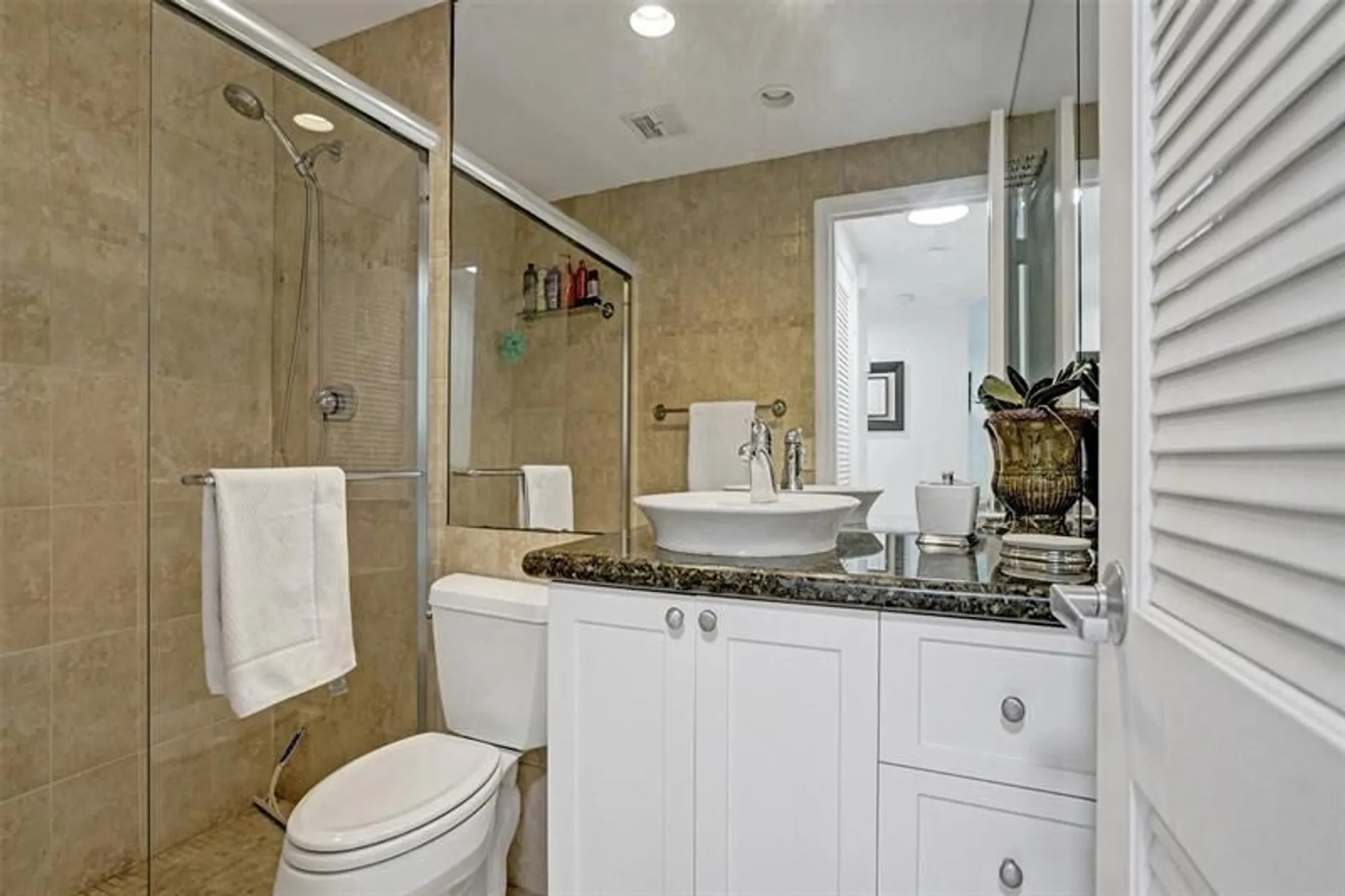 Property Slideshow image 14 of 50 | 3333 ne 34th st 1006, Fort Lauderdale, FL, 33308