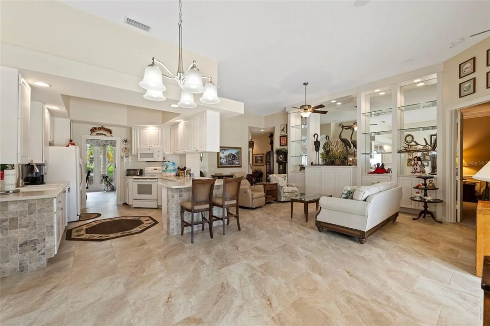 Property Slideshow image 9 of 62 | 5791 girona pl, Sarasota, FL, 34238