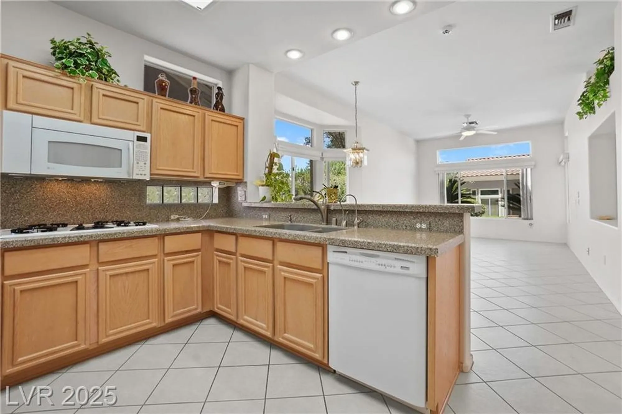 Property Slideshow image 15 of 49 | 10300 linfield pl, Las Vegas, NV, 89134