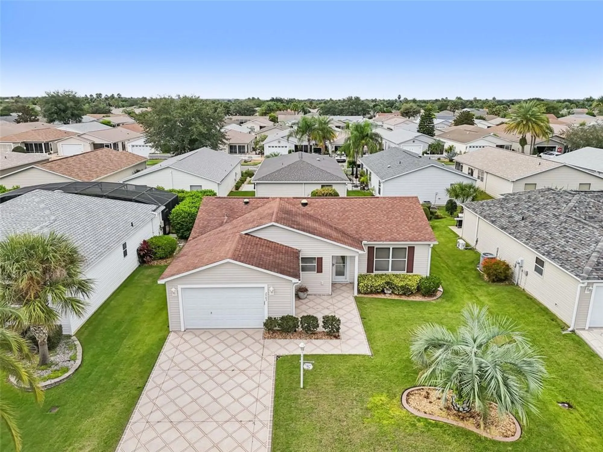 Property Slideshow image 1 of 47 | 2543 raintree dr, The Villages, FL, 32162