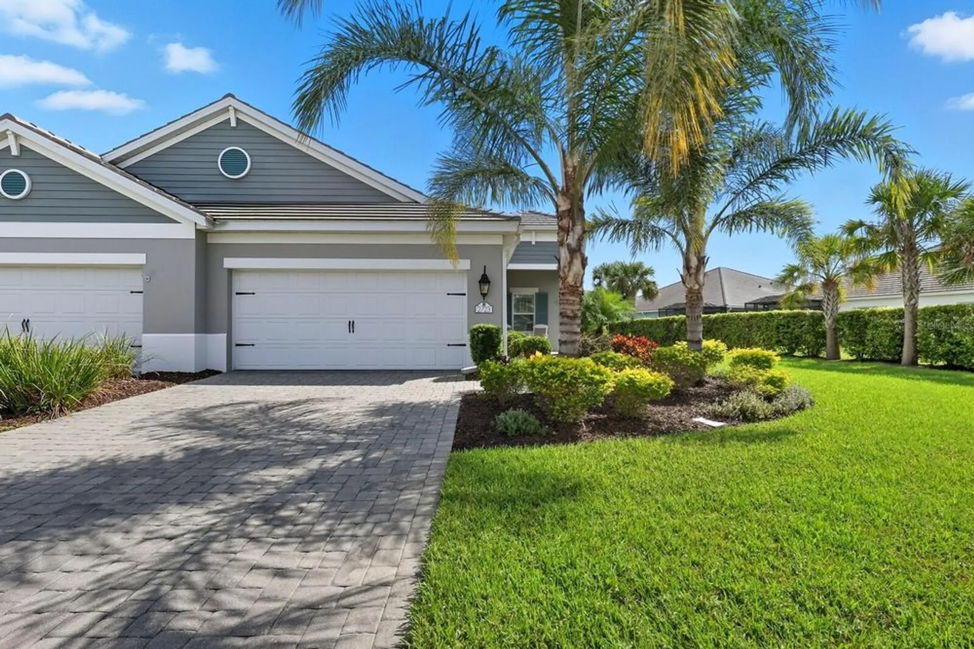 Property Slideshow image 3 of 59 | 2723 sapphire blue ln, Bradenton, FL, 34211
