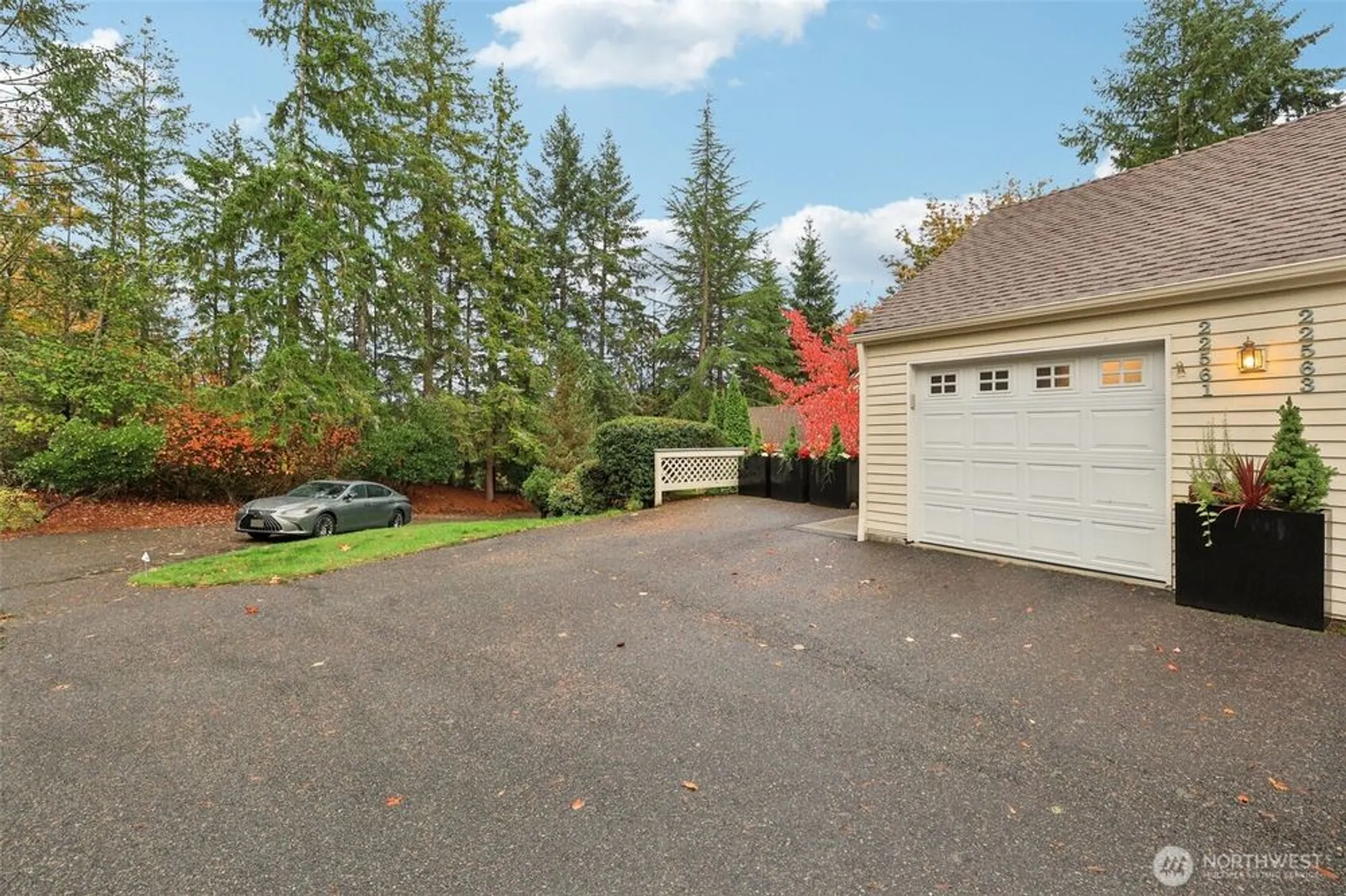 Property Slideshow image 5 of 40 | 22561 se 42nd ter # 2211, Issaquah, WA, 98029