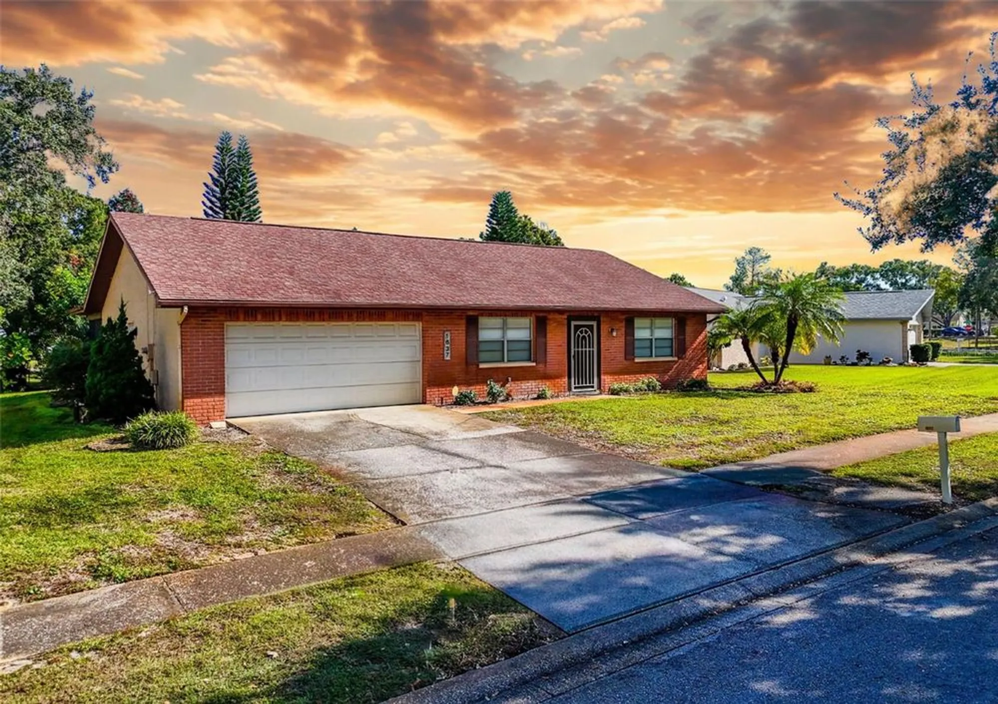 Property Slideshow image 2 of 51 | 1637 caledonia dr, Palm Harbor, FL, 34684