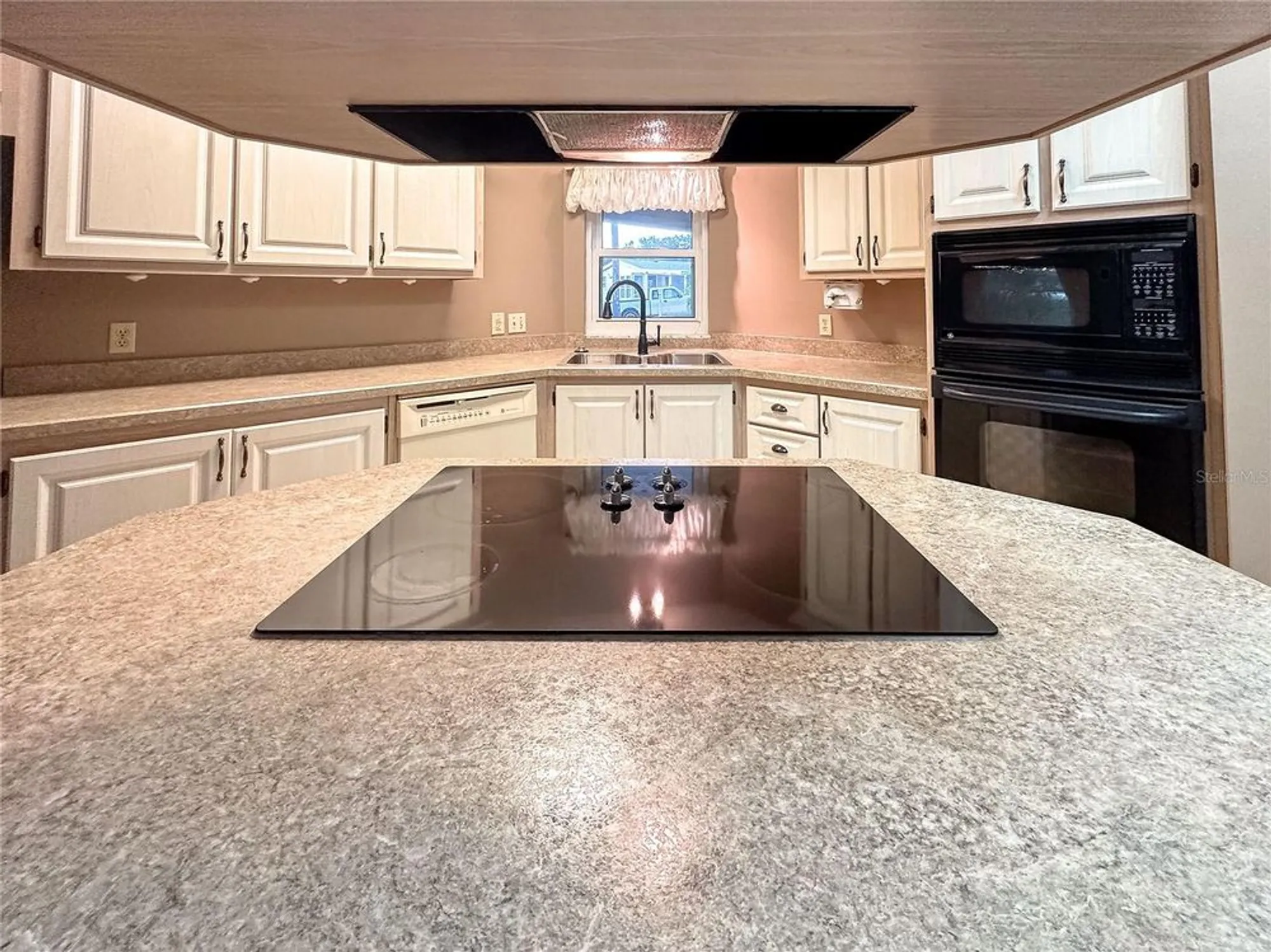 Property Slideshow image 12 of 58 | 1204 maria ct, Lady Lake, FL, 32159