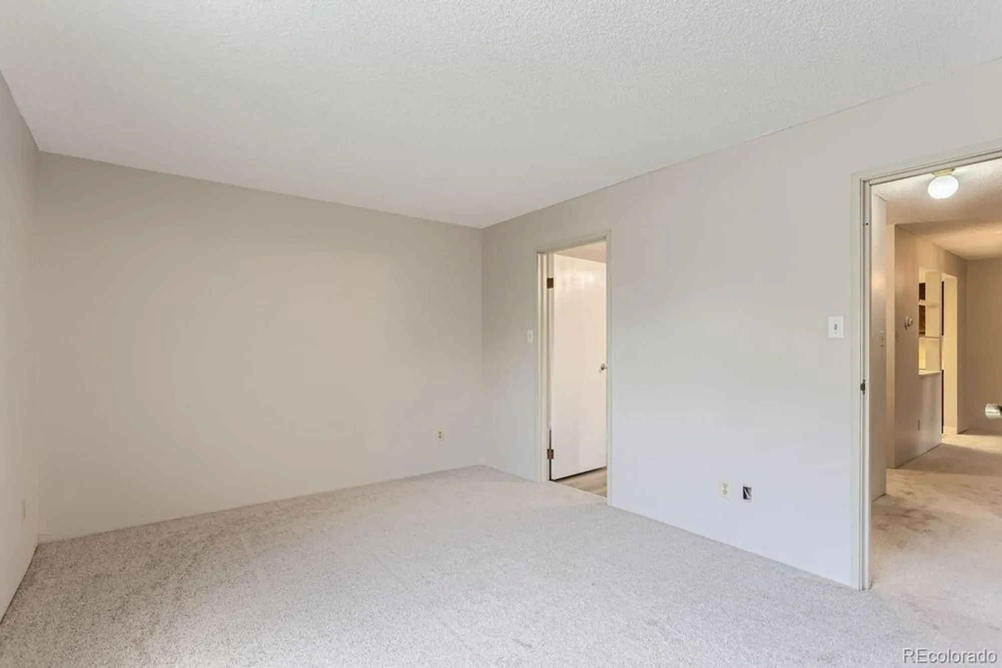 Property Slideshow image 10 of 14 | 13890 e marina dr 111, Aurora, CO, 80014