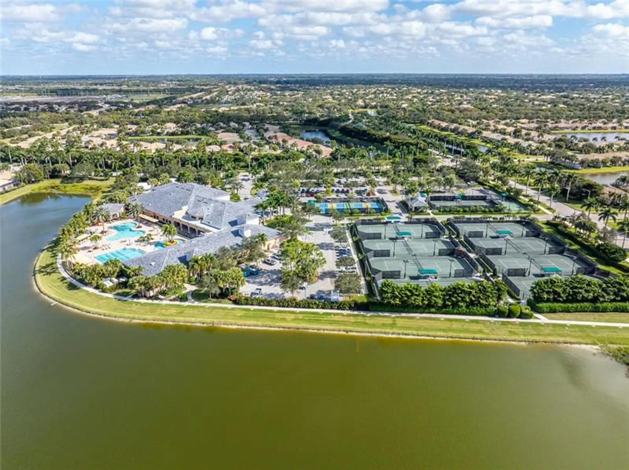 Property Slideshow image 36 of 40 | 10576 whitewind cir, Boynton Beach, FL, 33473